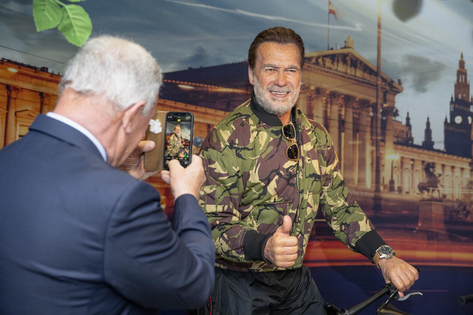 Arnold Schwarzenegger jetzt als Wachsfigur bei Madame Tussauds in Wien