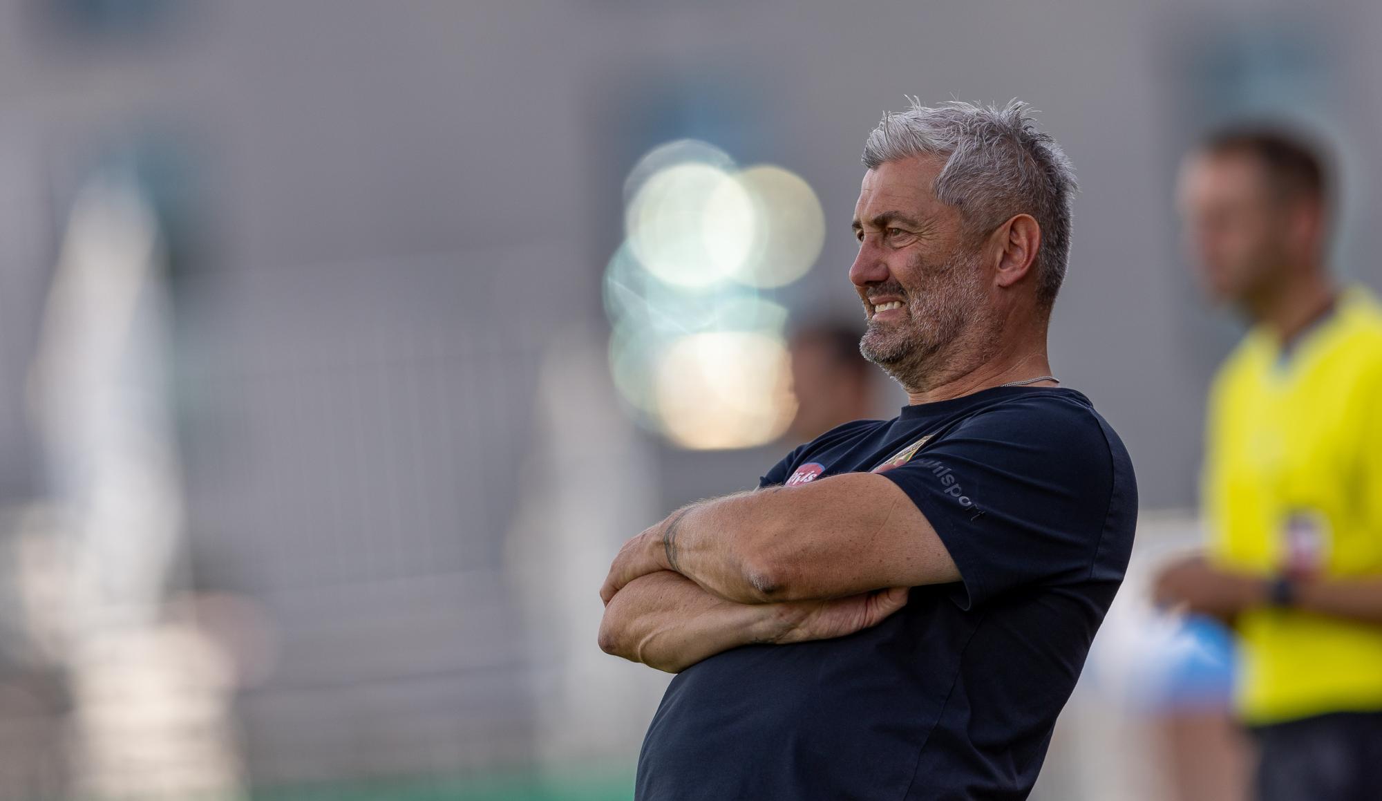Horror-Start in die Saison: Der erste Bundesliga-Trainer muss gehen