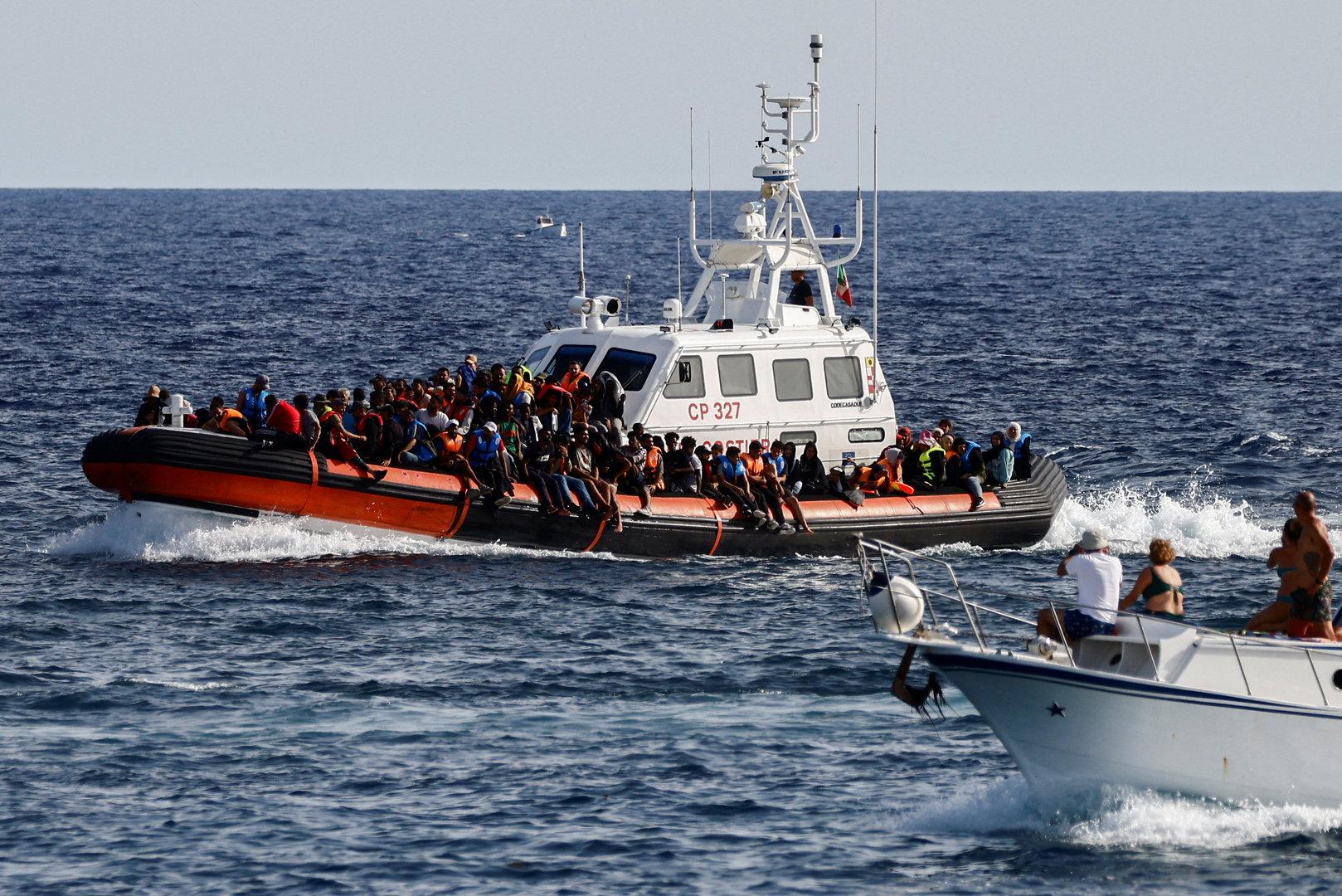 Migrantenboot vor Lampedusa: Zehn Leichen an Bord entdeckt