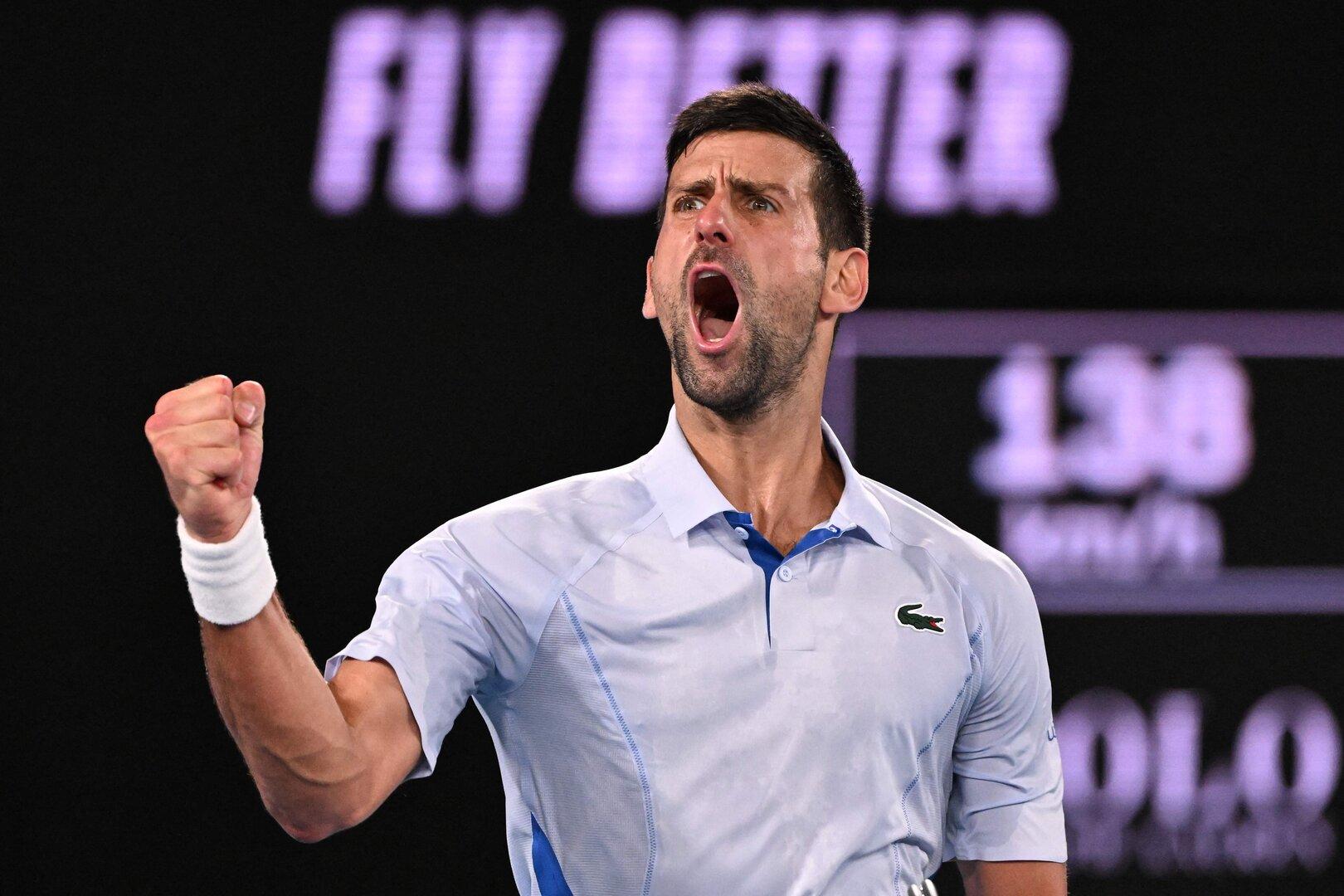 Djokovic weiter: Der Favorit musste aber gegen 18-Jährigen kämpfen