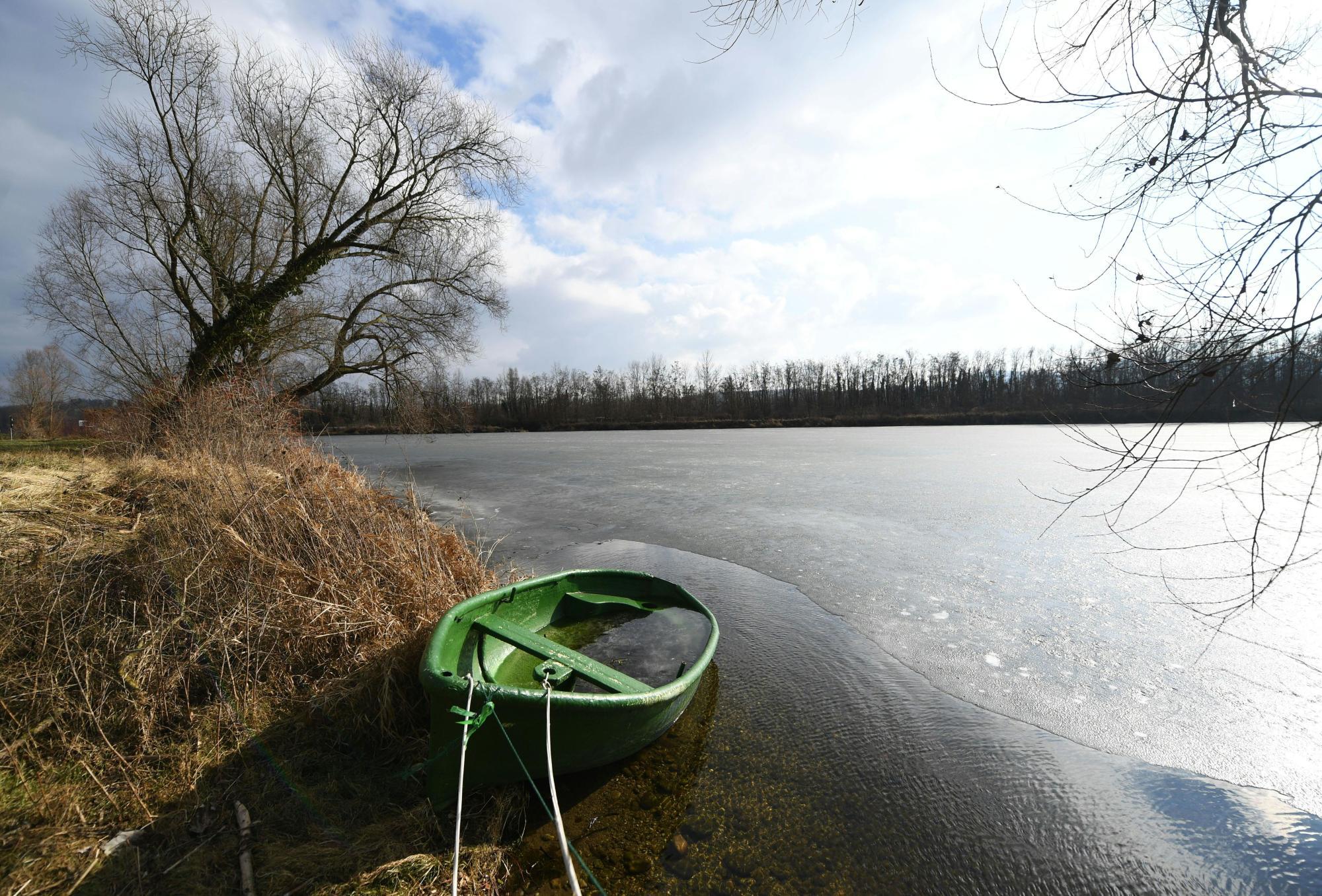 Vor dem Ertrinken gerettet: 47-Jähriger sprang in die Donau, um Frau zu helfen