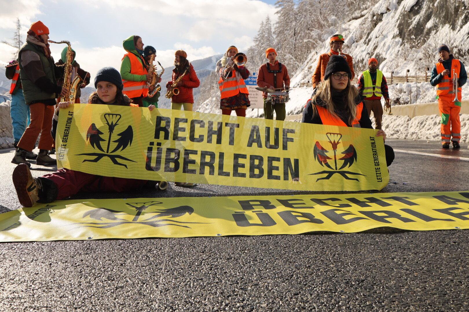 Klimaaktivisten unrechtmäßig inhaftiert: Wiener Verwaltungsgericht entscheidet