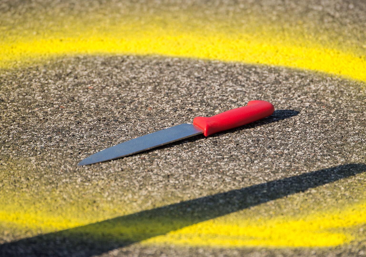 Raub mit Messer: Verdächtiger versteckte sich in Keller