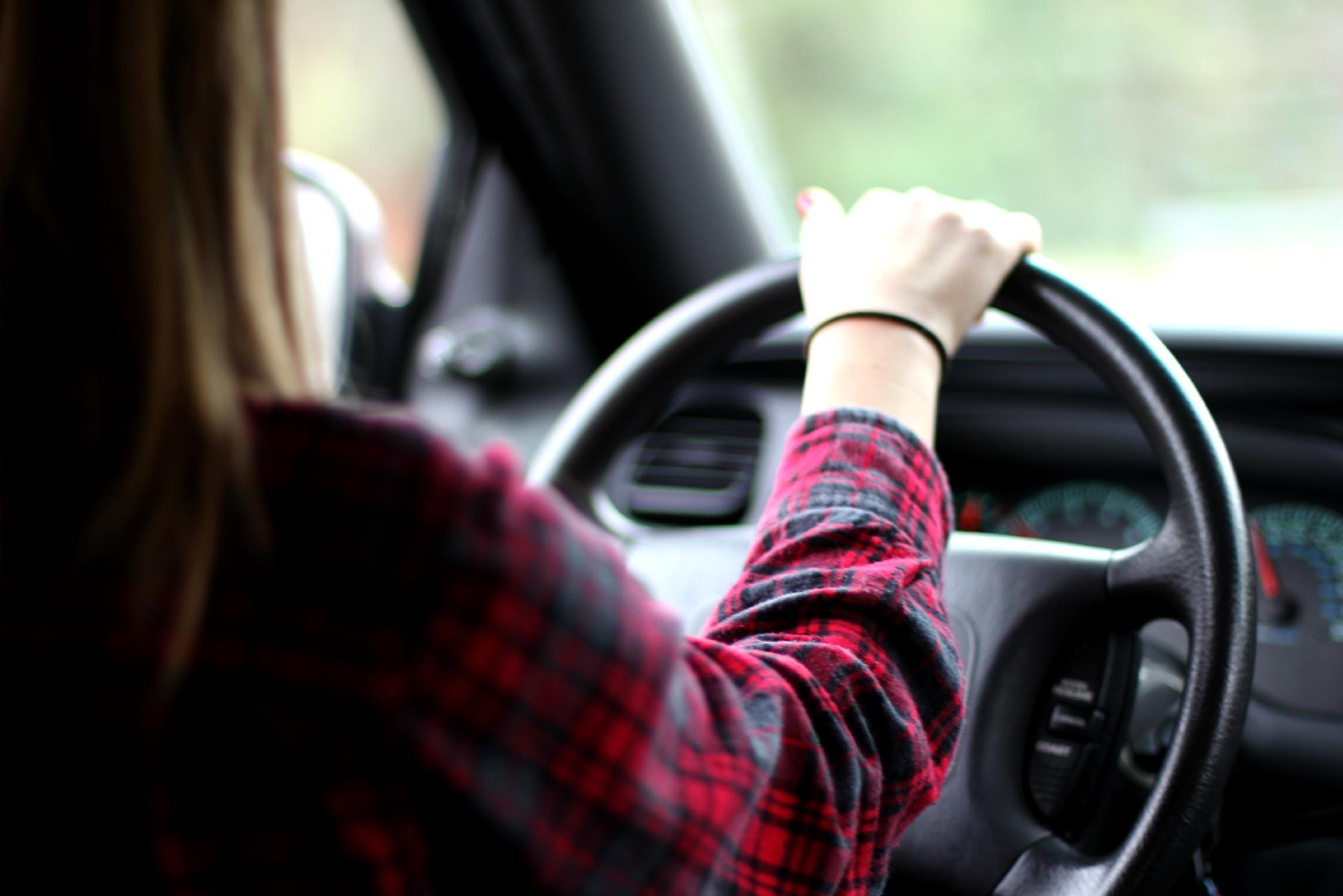 Würden nur Frauen Auto fahren, gäbe es halb so viele Verkehrstote