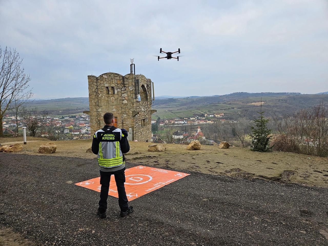 Harte Partynacht: Feuerwehr entdeckt Vermissten mit Drohne