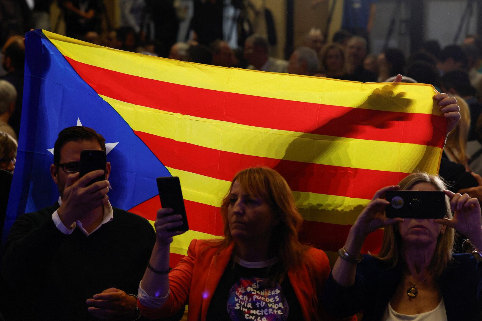Katalonien vor Neuwahlen gespalten: 42 Prozent lehnen Amnestiegesetz ab