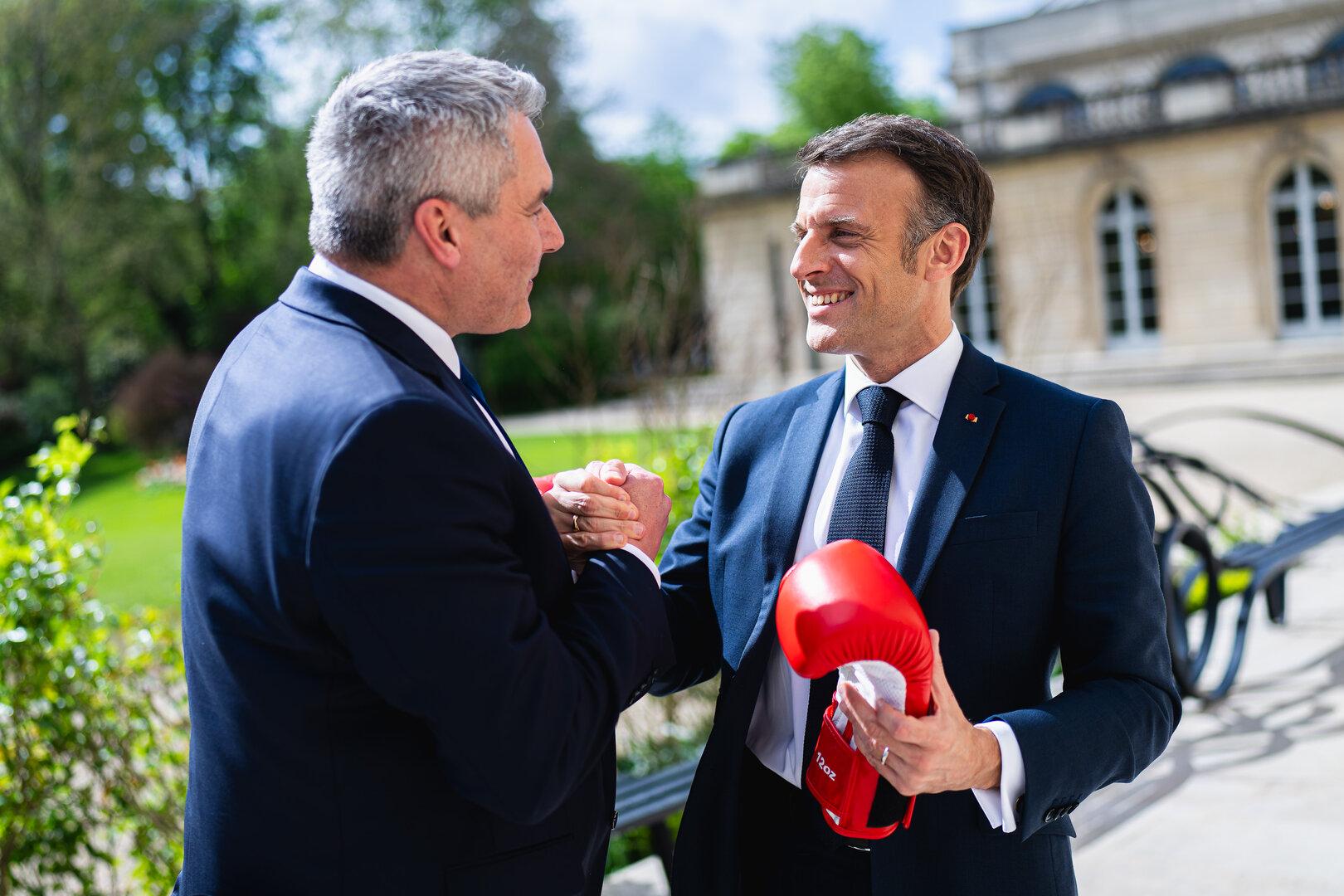 Nehammer bei Macron: Boxen ist nicht ihre einzige Gemeinsamkeit