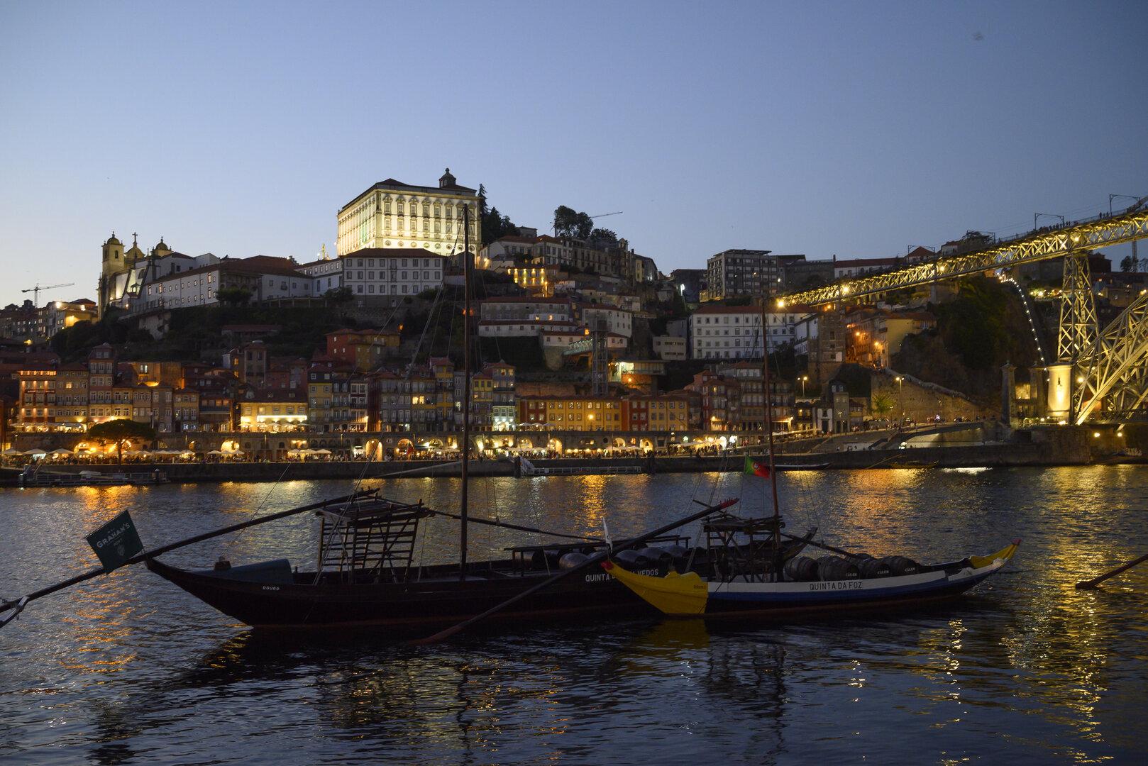 Die 7 schönsten Plätze in Portos Altstadt