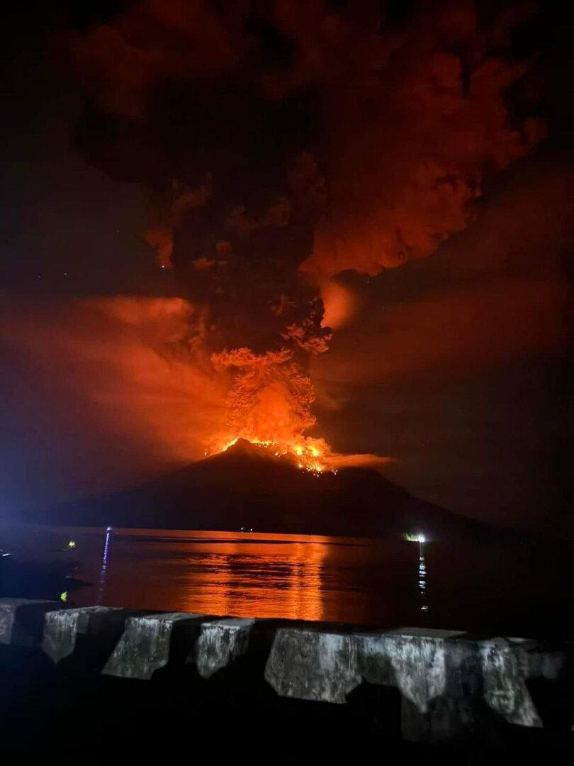 Vulkan in Indonesien ausgebrochen: 800 Menschen evakuiert