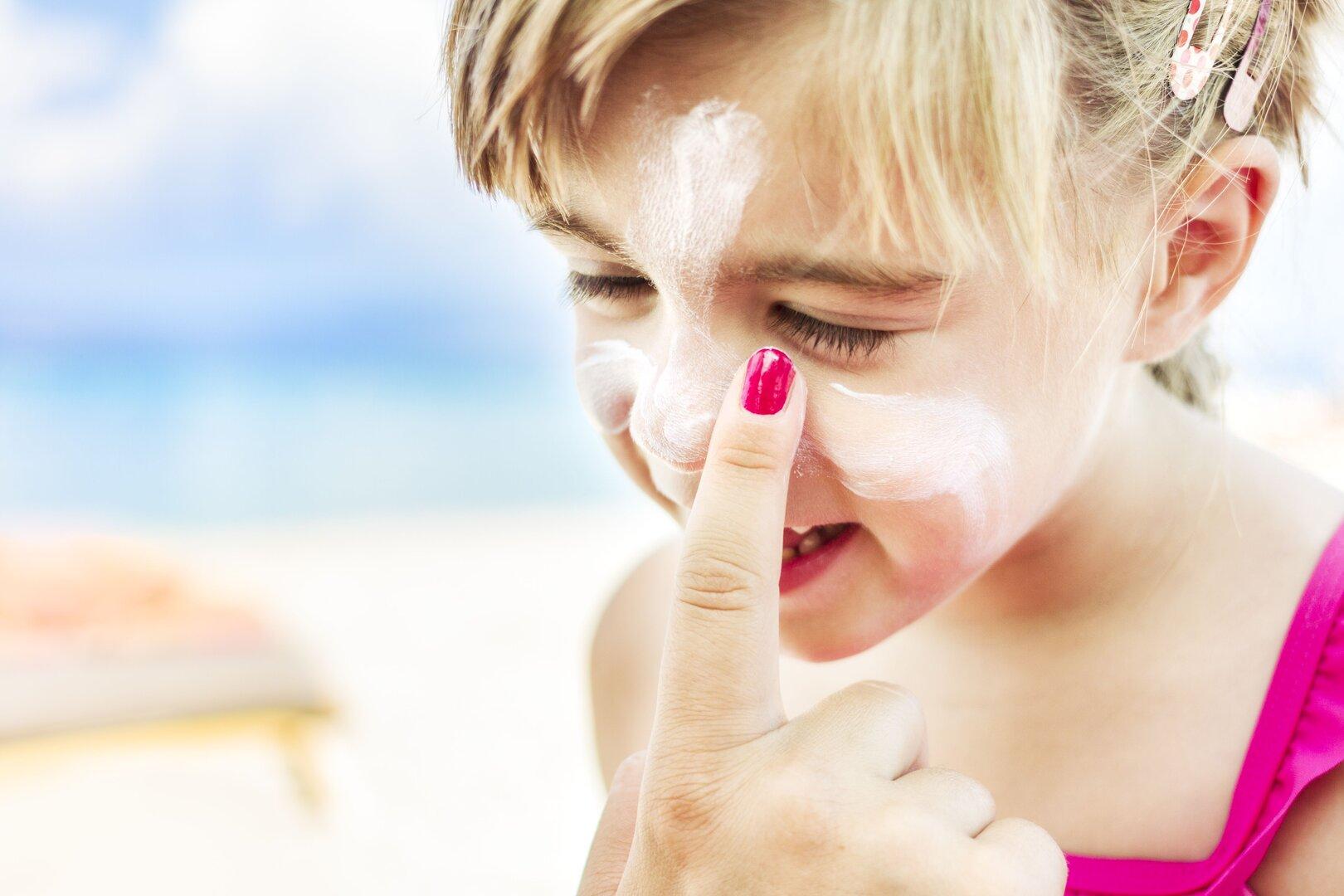 Sonnencremen fürs Gesicht: Mängel beim UV-Schutz festgestellt
