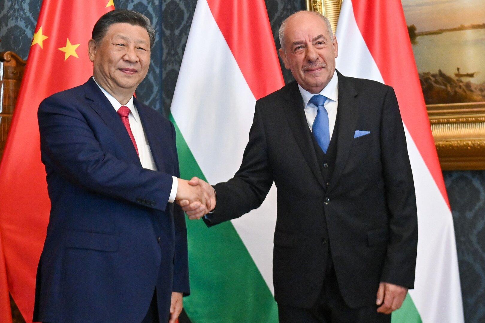 Chinas Präsident Xi bereit, Beziehungen zu Ungarn auf 