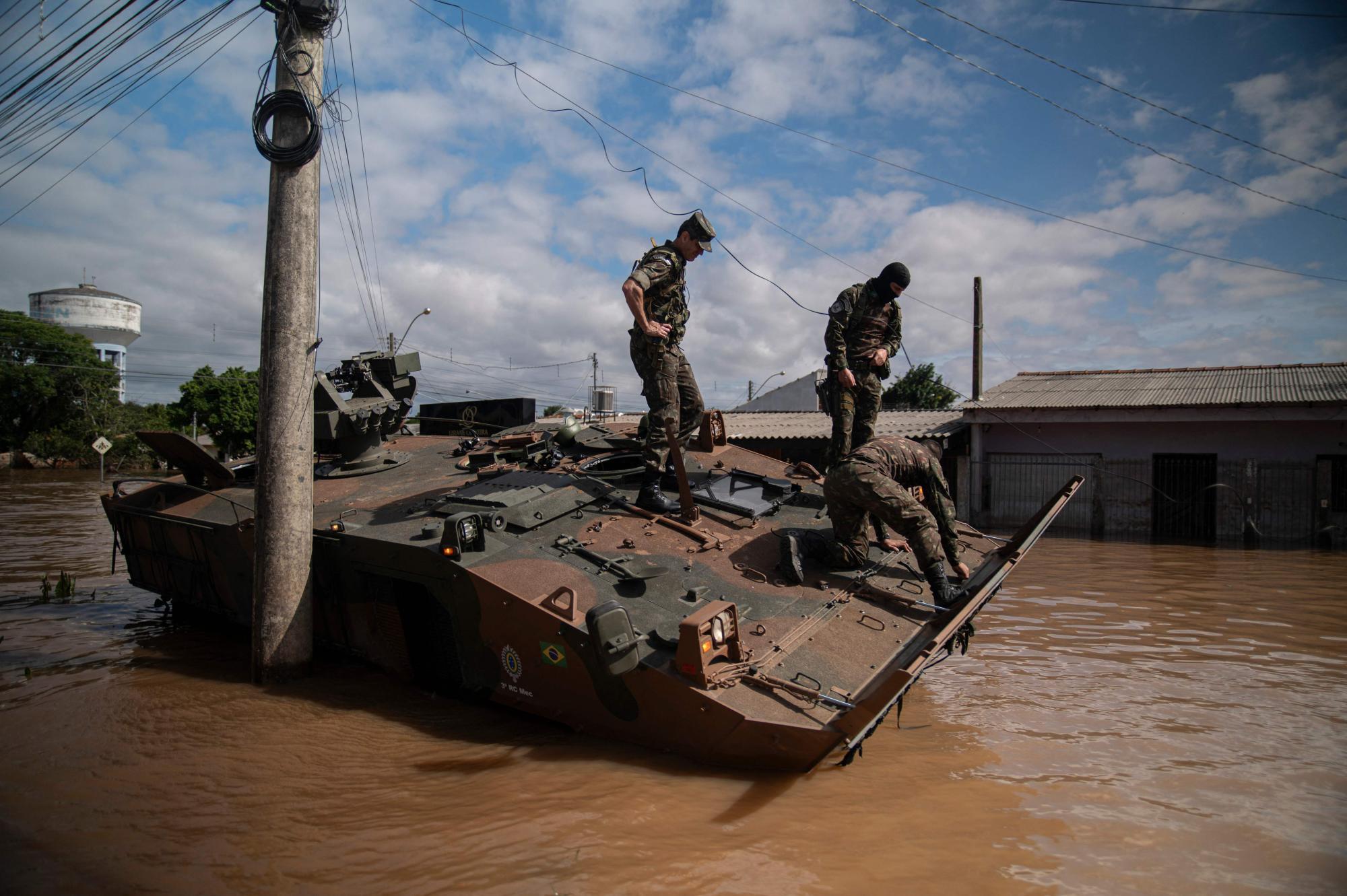 Flutkatastrophe in Brasilien: Mehr als 100 Tote, dutzende Menschen vermisst