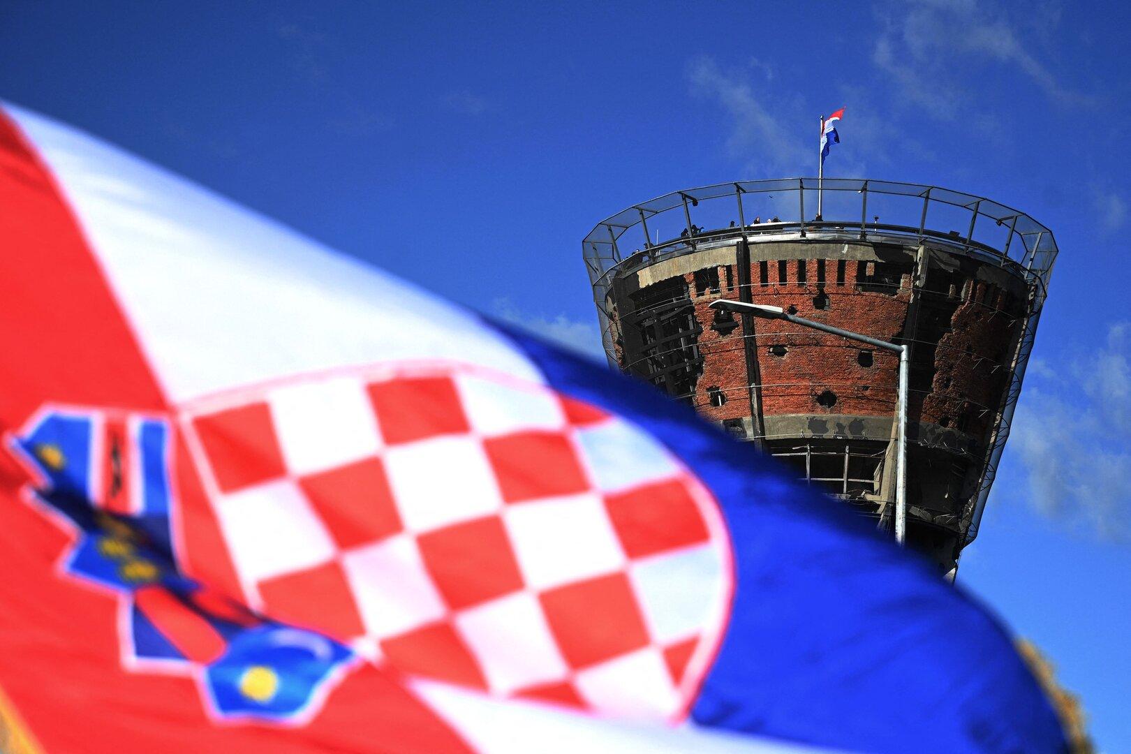 Partei von rechtsextremem Schlager-Star regiert in Kroatien