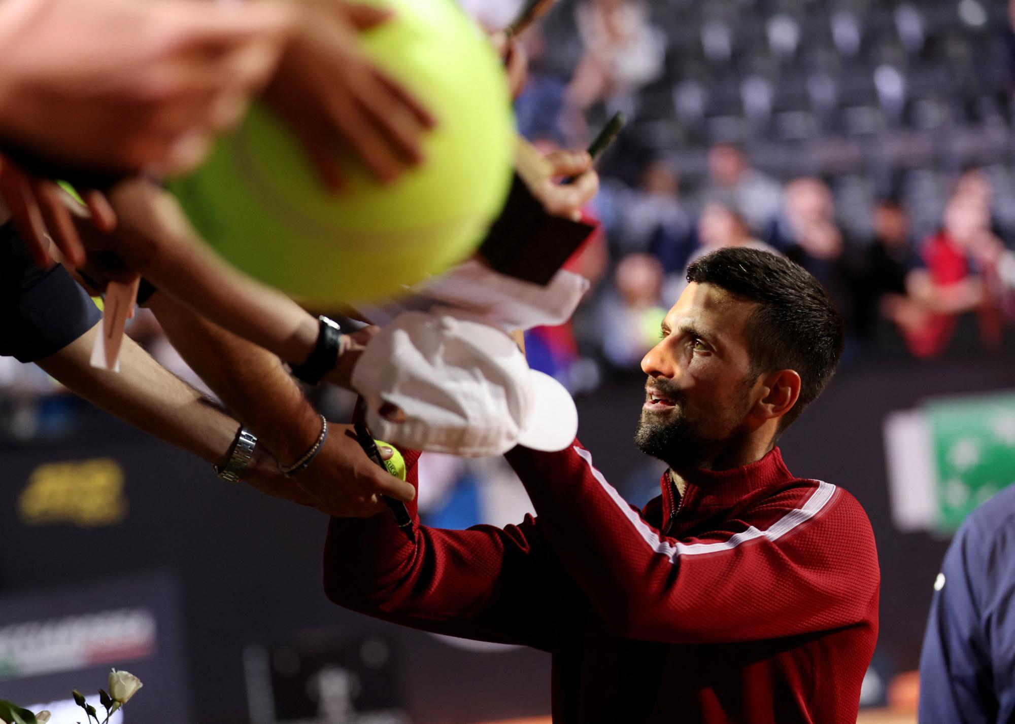 Tennis-Star Djokovic nach Attacke in Rom mit blutender Wunde am Kopf