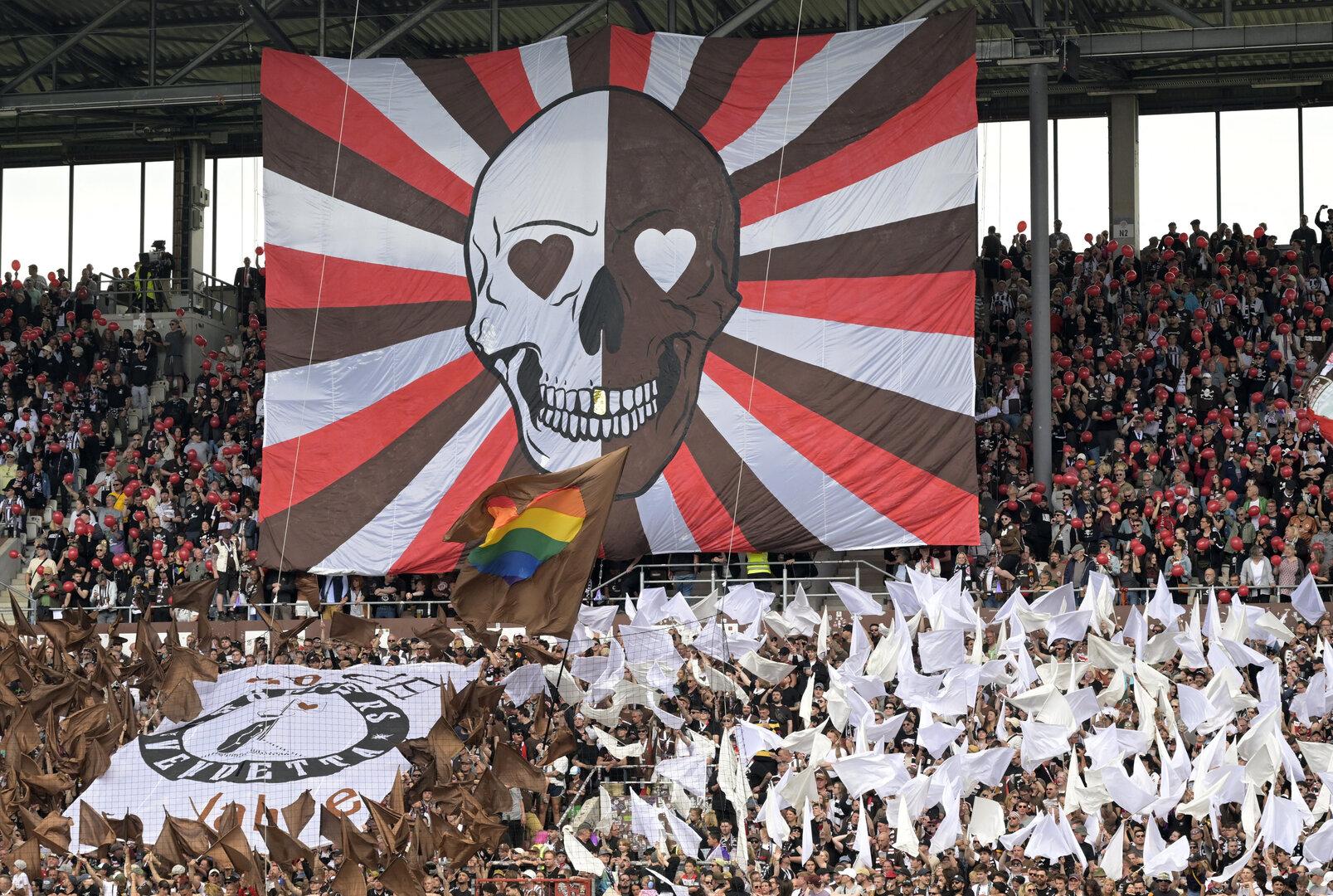 Rückkehr nach 13 Jahren: Kultklub St.Pauli stürmt in die Bundesliga