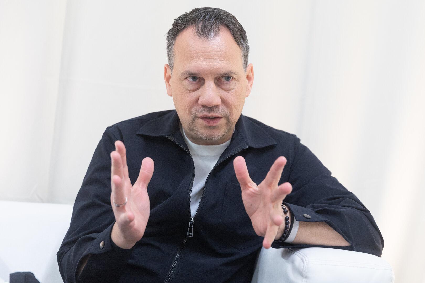 Sebastian Fitzek übernimmt Gastrolle in RTL-Soap GZSZ