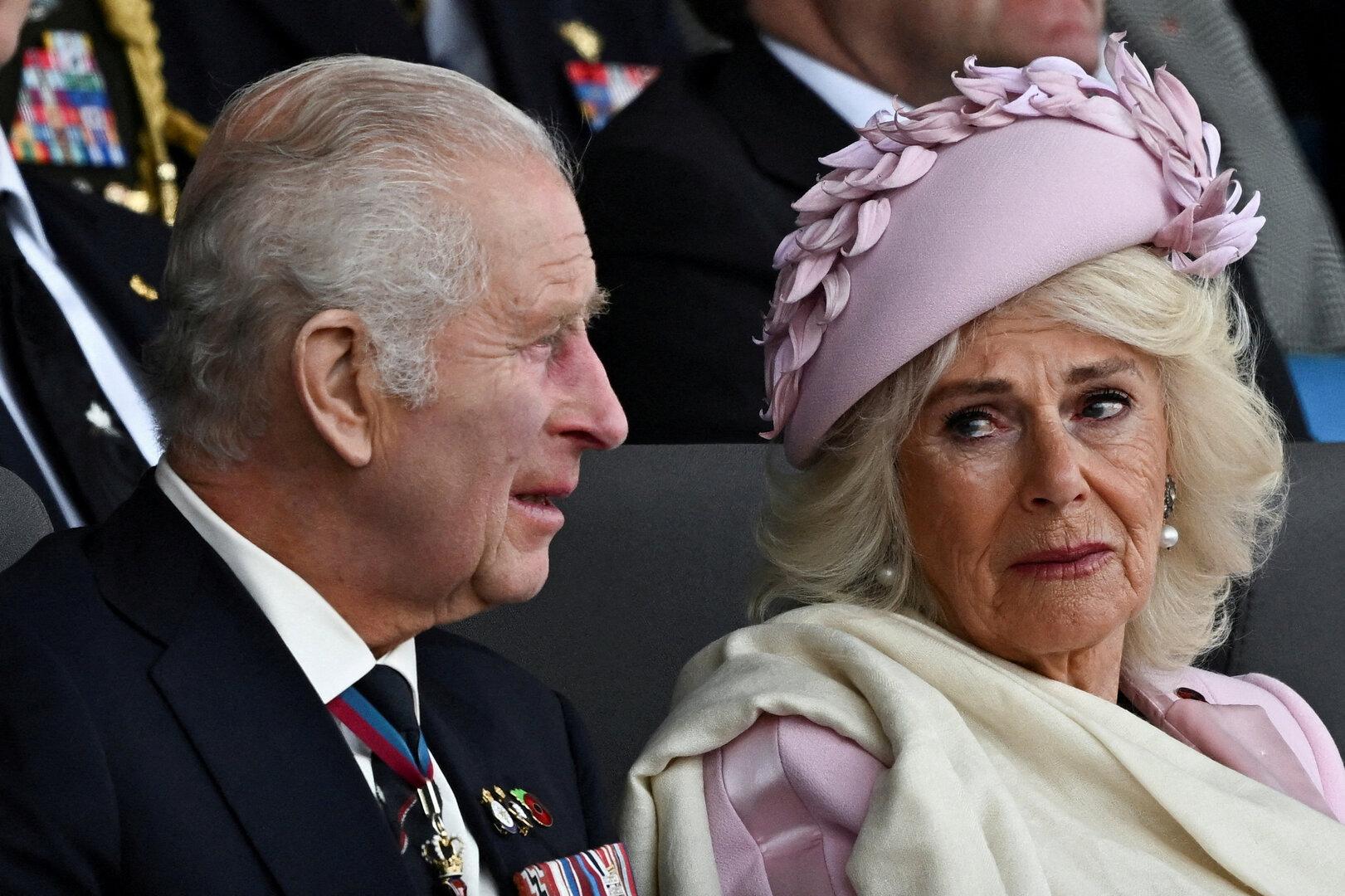 Königspaar von Emotionen überwältigt: Charles und Camilla in Tränen
