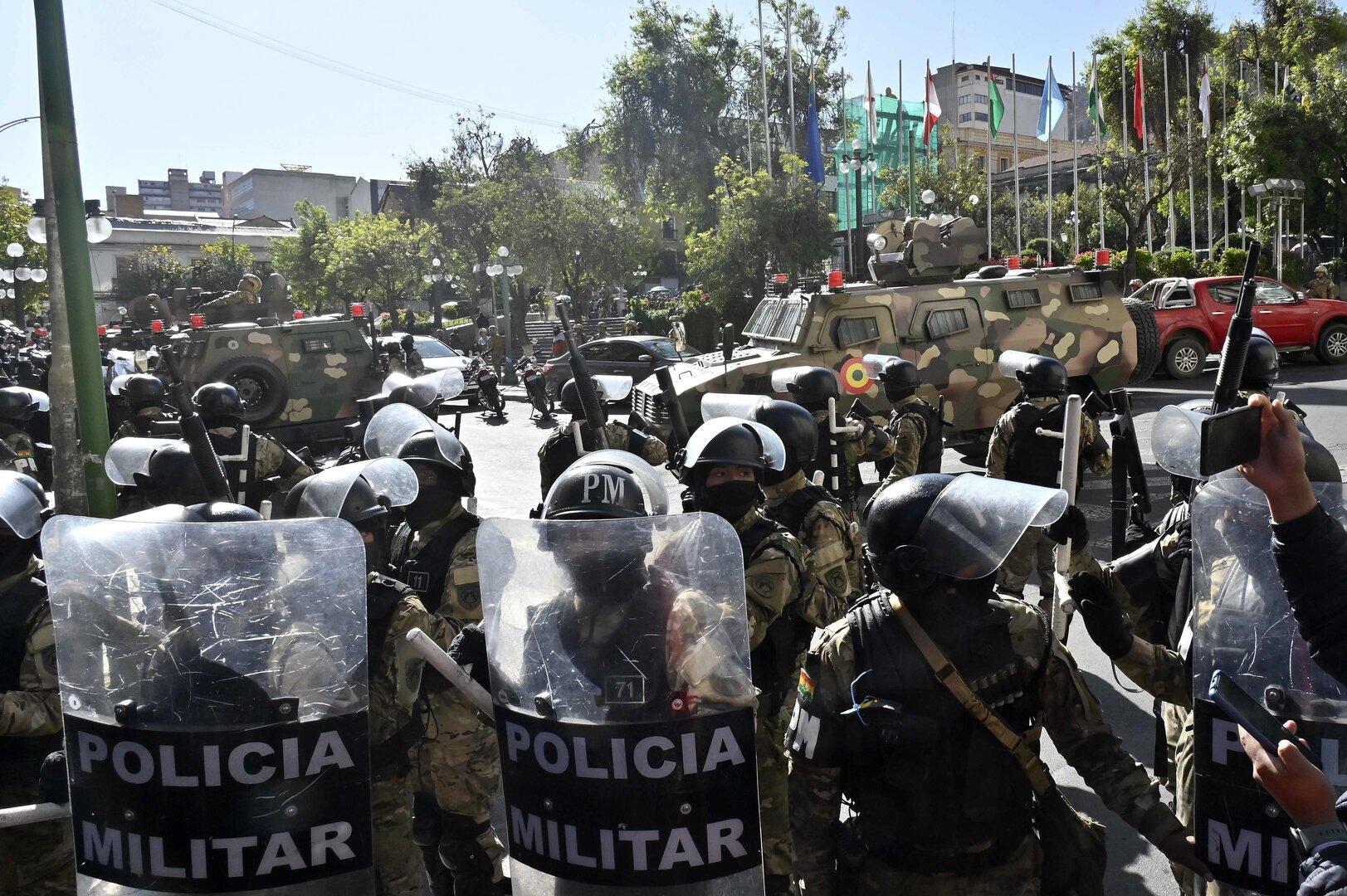 Furcht vor Militärputsch in Bolivien: Militär besetzt Regierungspalast