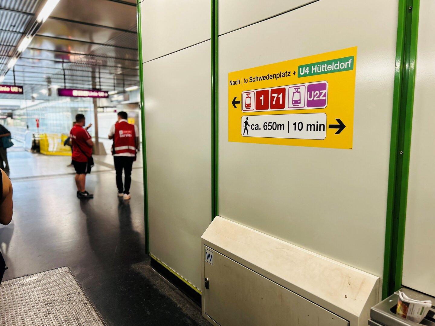 U-Bahn-Sperren: Wer hilft besser weiter - Mensch oder Maschine?