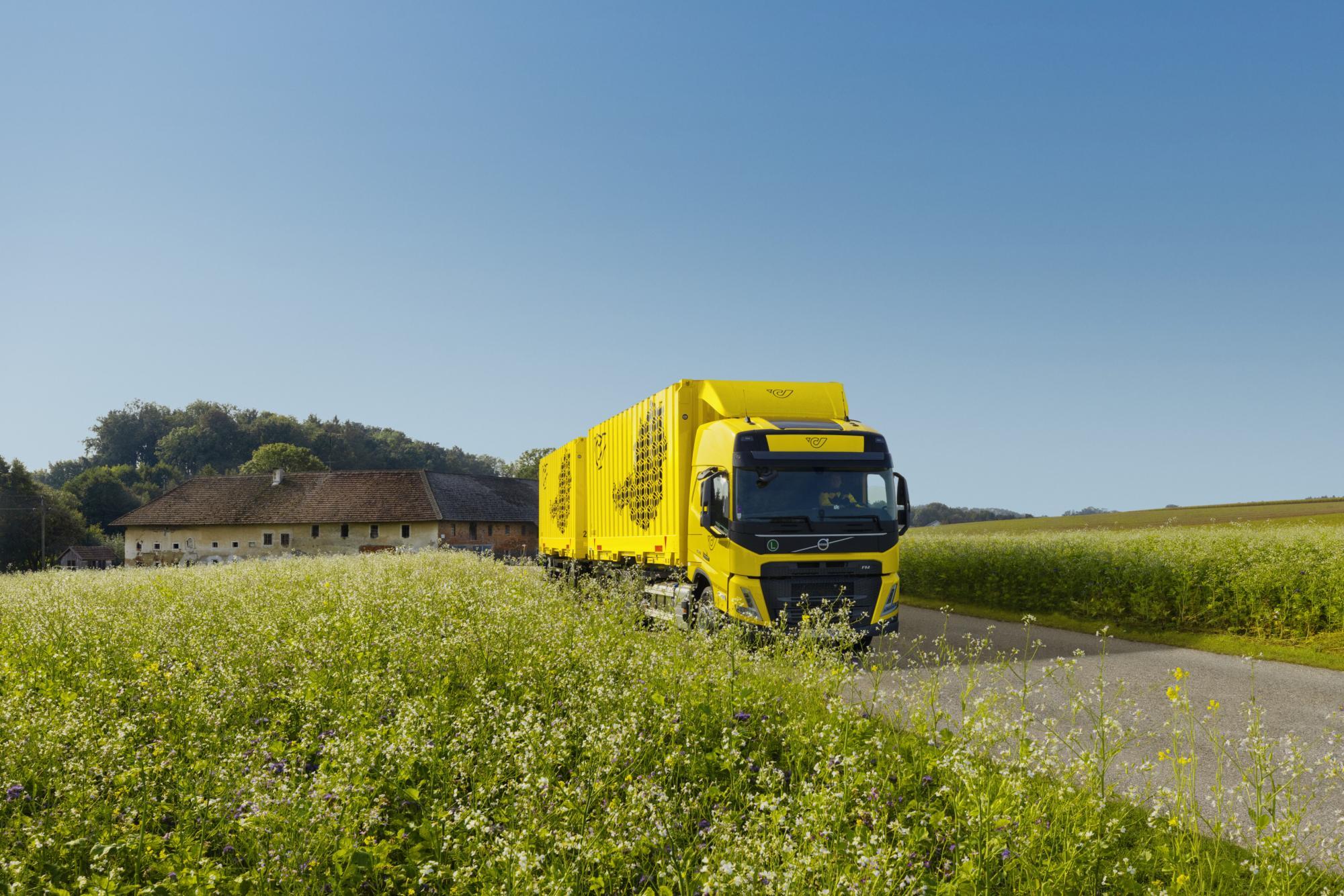 LKW-Flotte der Post fährt mit fossilfreiem Kraftstoff