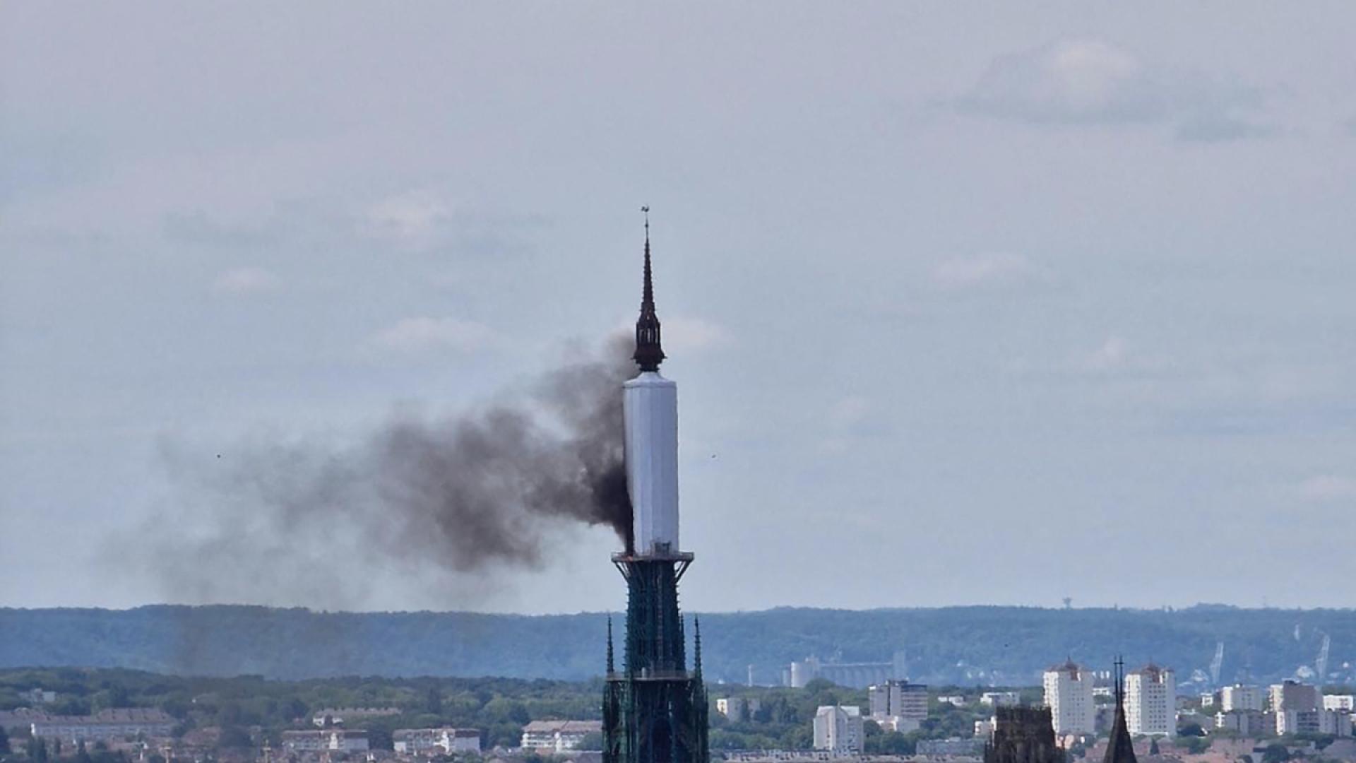 Nach Brand: Kathedrale von Rouen in Frankreich wieder geöffnet