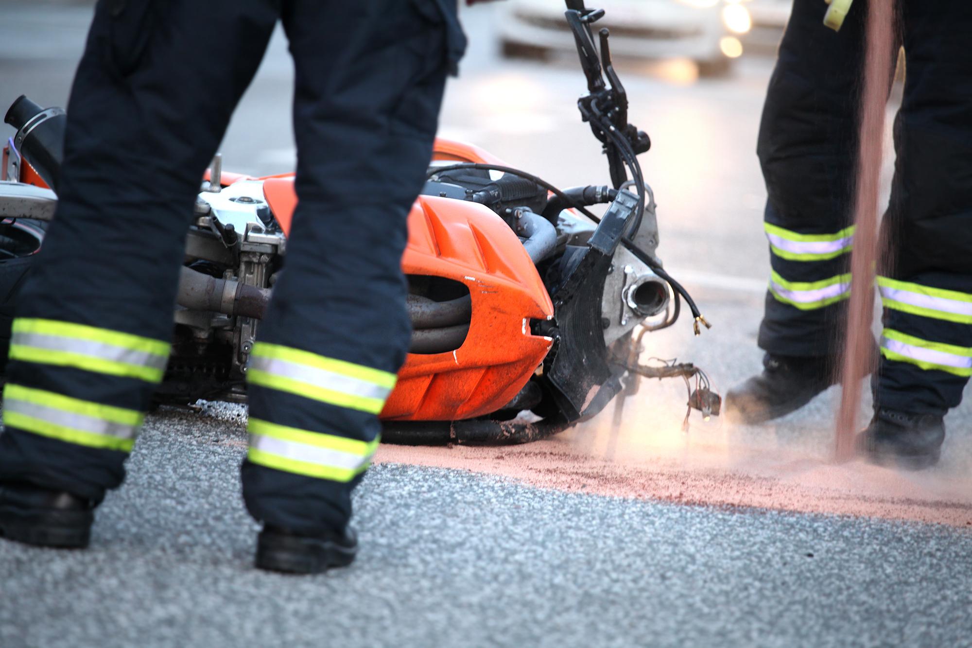 Motorradlenkerin stürzte in Tirol rund 40 Meter ab