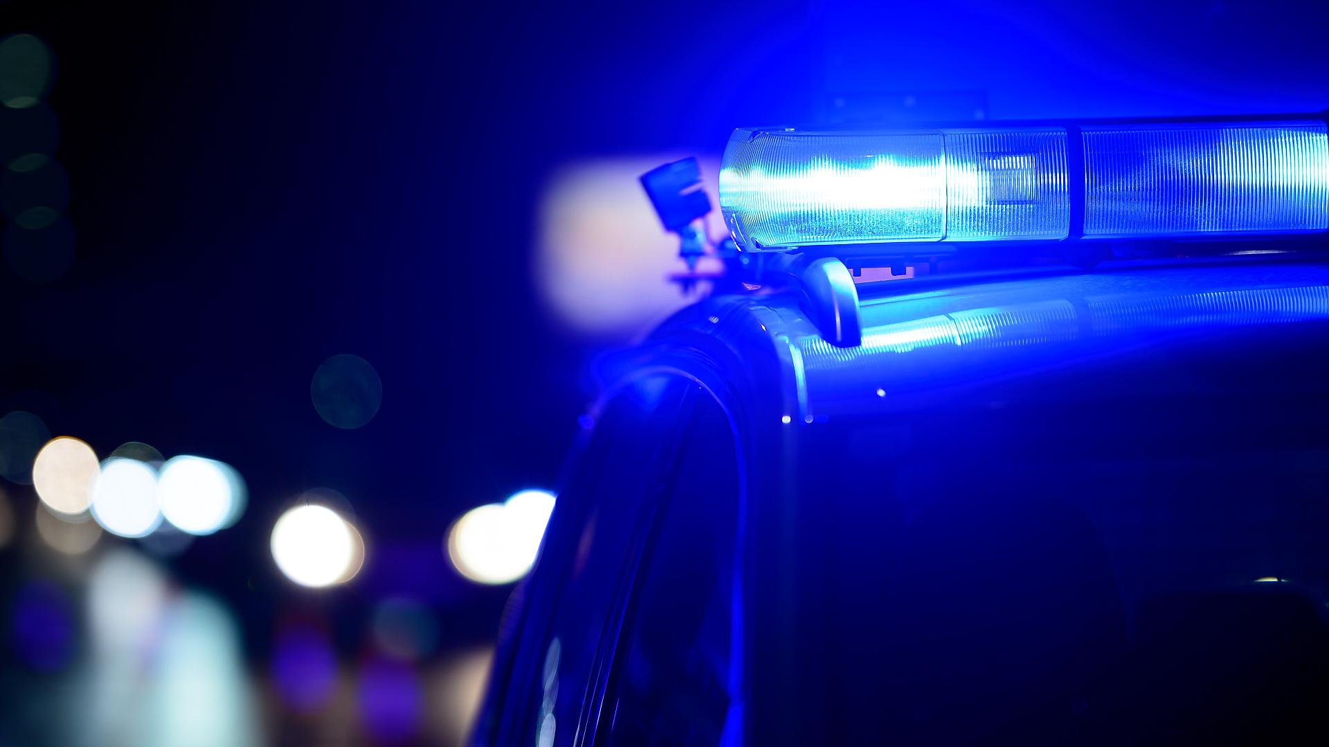 "Weiß nicht, wo Problem liegt": Betrunkener rammt Polizeiauto und verletzt Beamtin