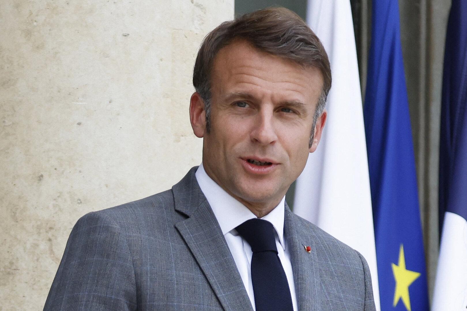 Macron nimmt Rücktritt der Regierung an, Linksbündnis steht vor Bruch