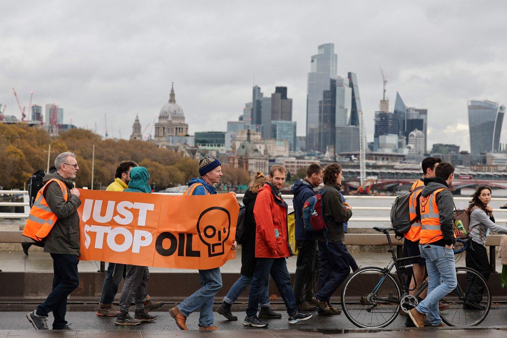 Blockade an Londoner Autobahn: Aktivisten müssen ins Gefängnis