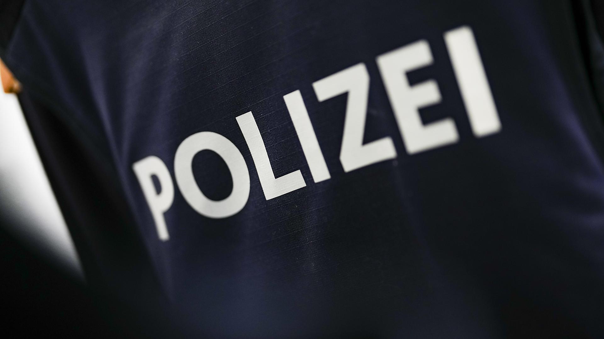 Bruchlandung mit Leichtflugzeug: Pilot vergaß, Fahrwerk auszufahren