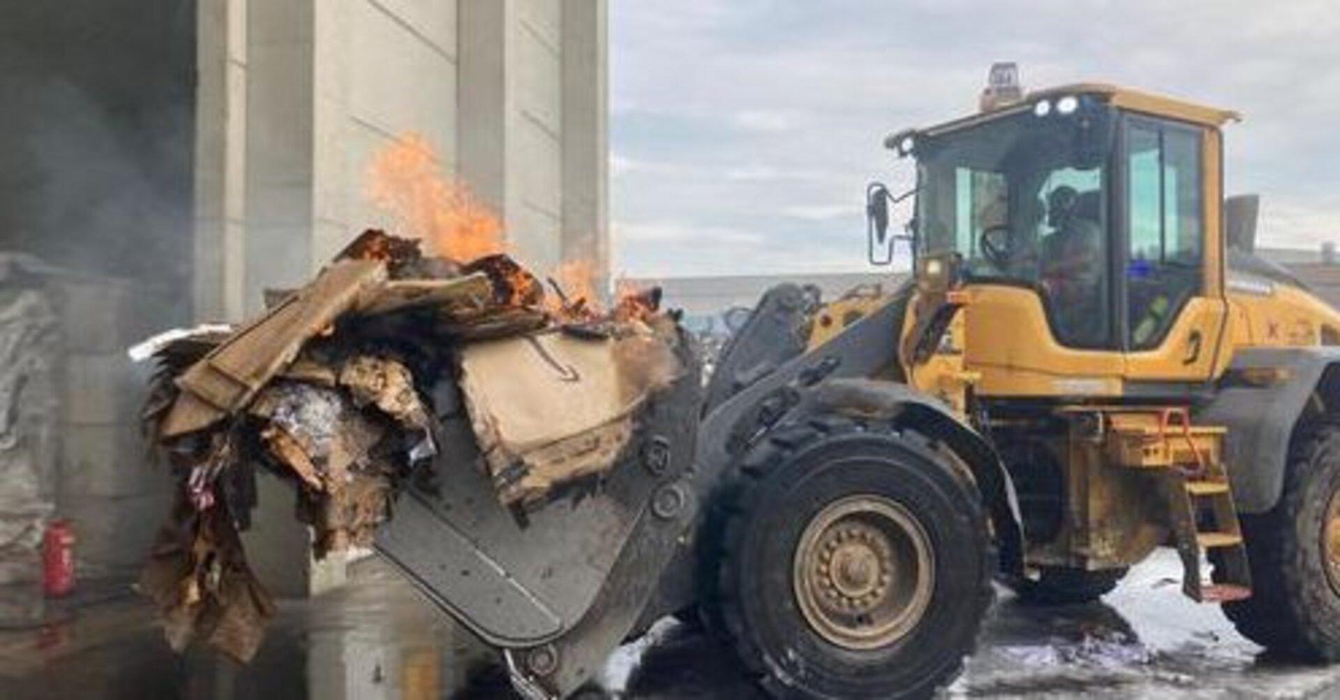 NÖ: Alarm um gefährlichen  Brand in Recyclingbetrieb