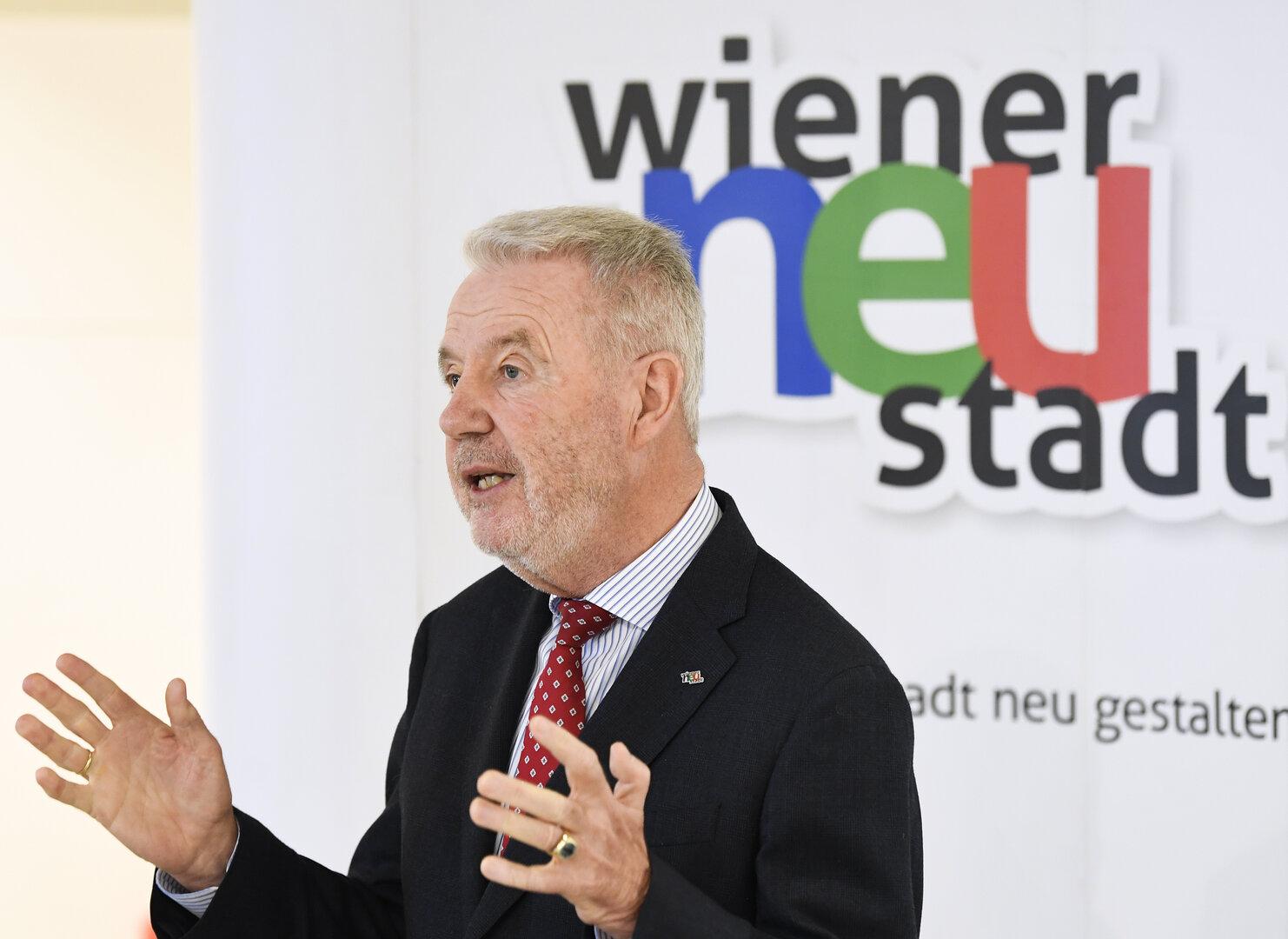 Wiener Neustadt: Schneeberger lüftet Geheimnis um Kandidatur