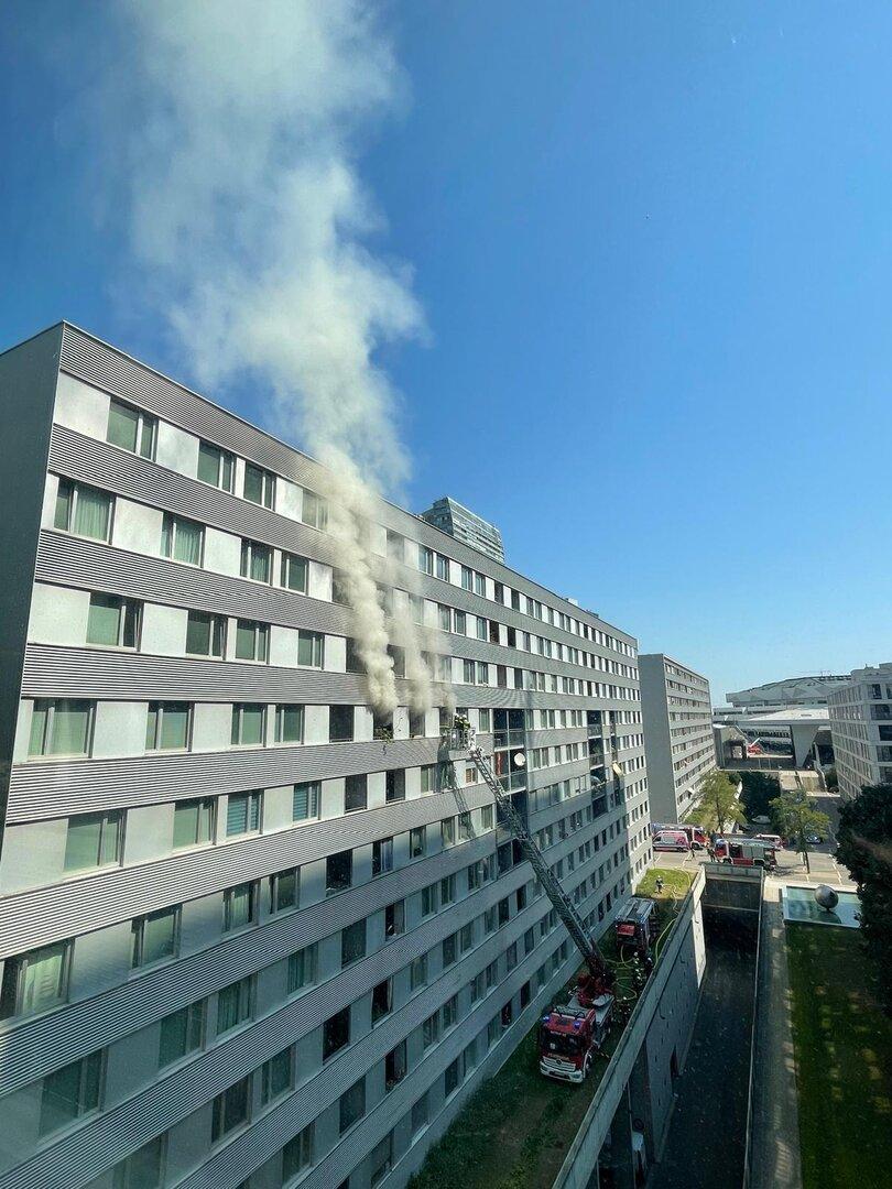 Brand in Hochhaus in der Donau City