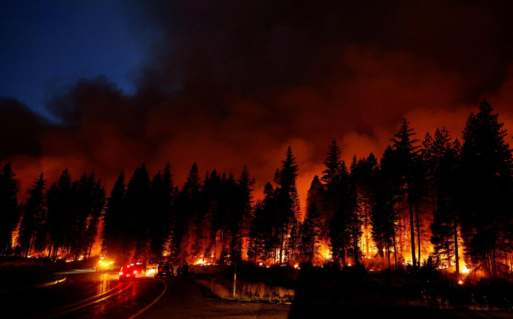 Große Zerstörung: Kampf gegen Waldbrände in Kalifornien dauert an