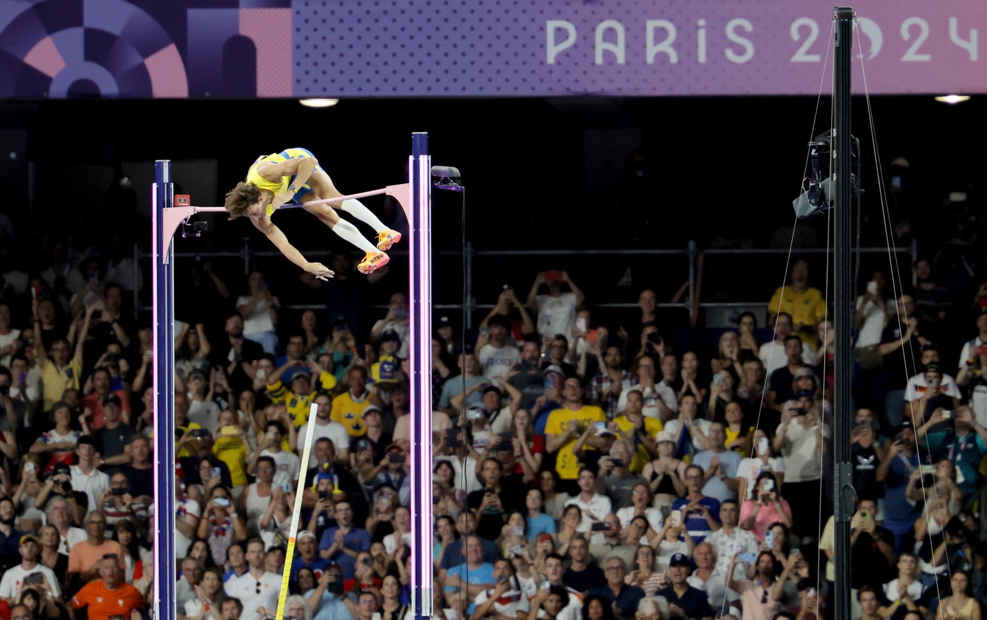 Neuer Weltrekord im Stabhochsprung von Duplantis bei den Olympischen Spielen