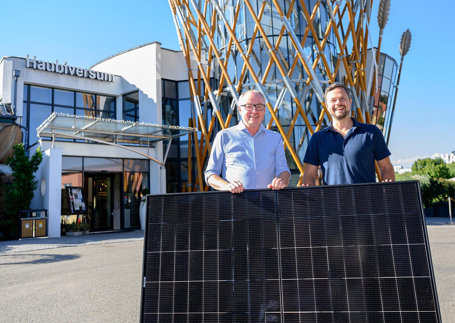 2.500 Parkplätze in NÖ werden mit Photovoltaik überdacht