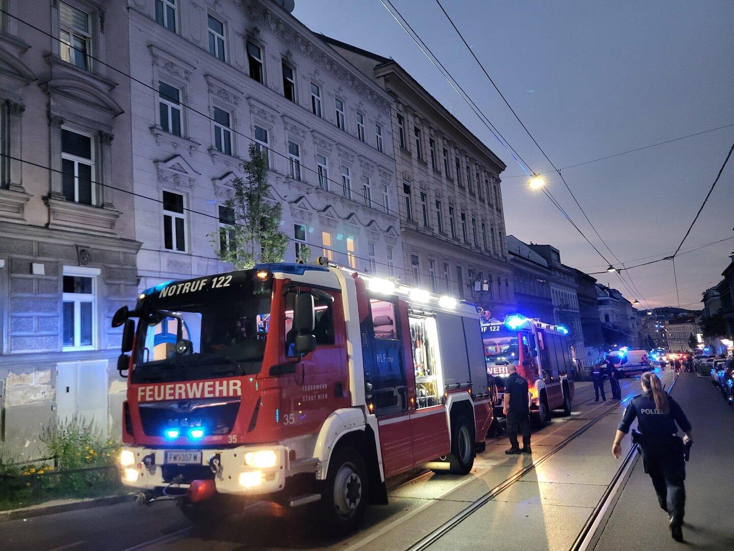 Mann bei Wohnungsbrand in Wien-Ottakring schwerstverletzt