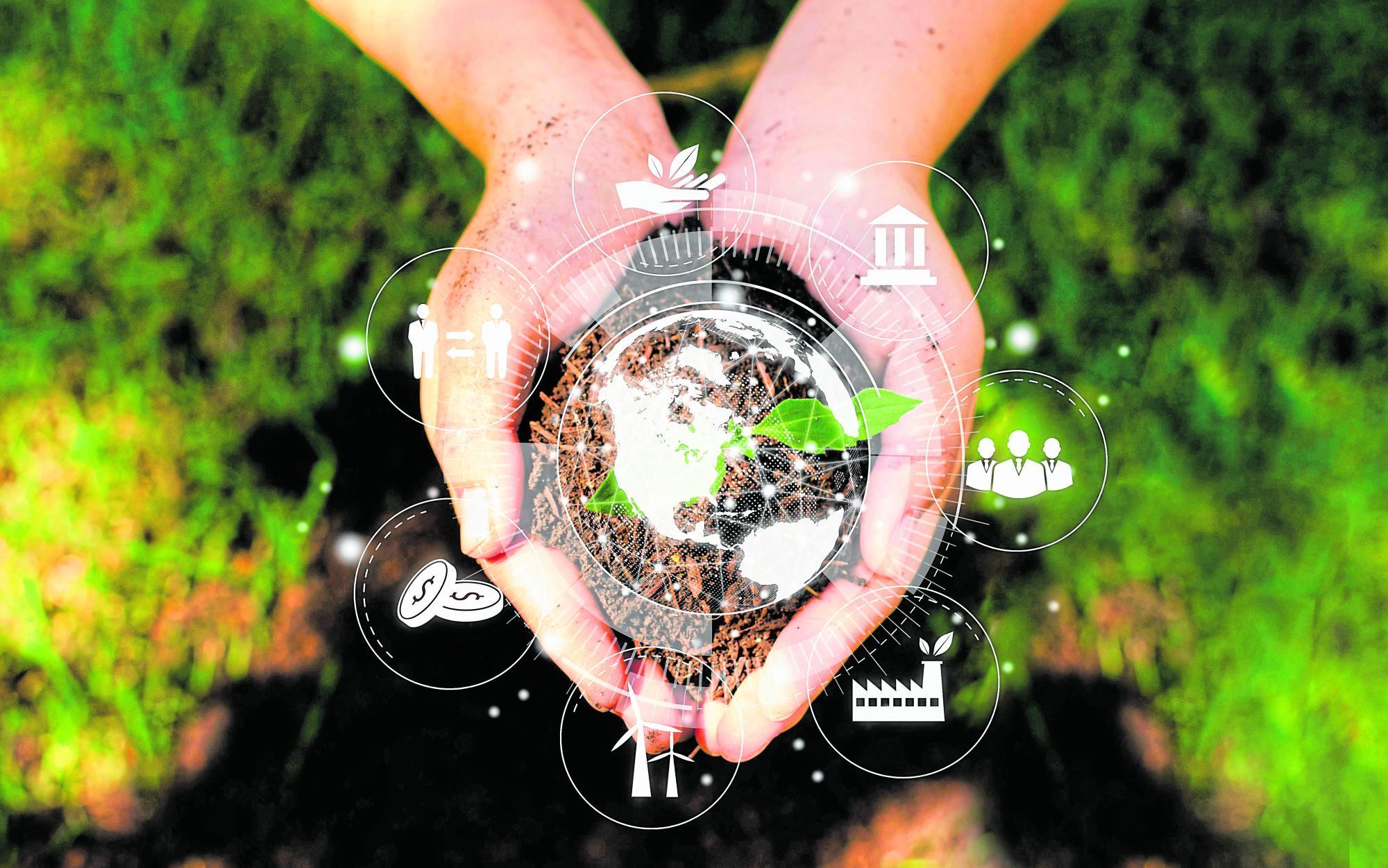 Eine Handvoll Erde mit einem kleinen Triebling, umgeben von ESG-bezogenen Symbolen.