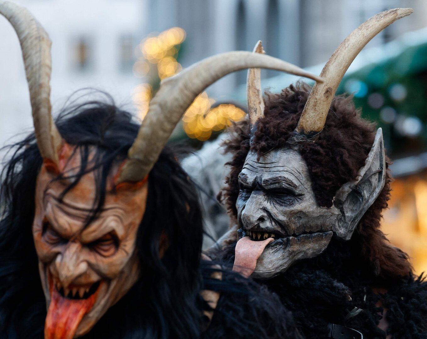 Na Koroškem se je na Krampusovi prireditvi v Ebnthalu poškodoval 18-letnik