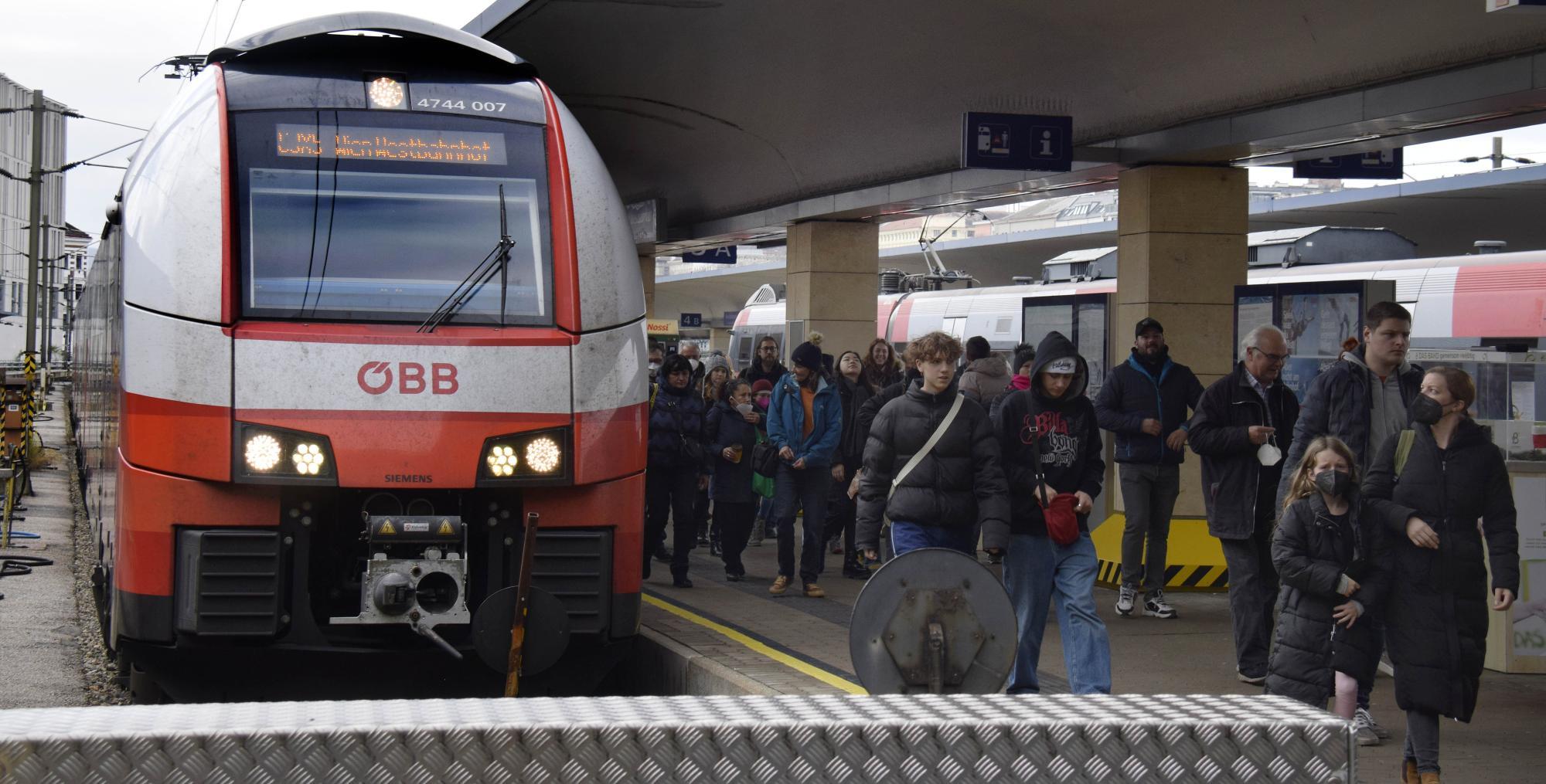 Na avstrijskih železniških postajah do leta 2025 bo 490 postaj brez arhitekturnih ovir