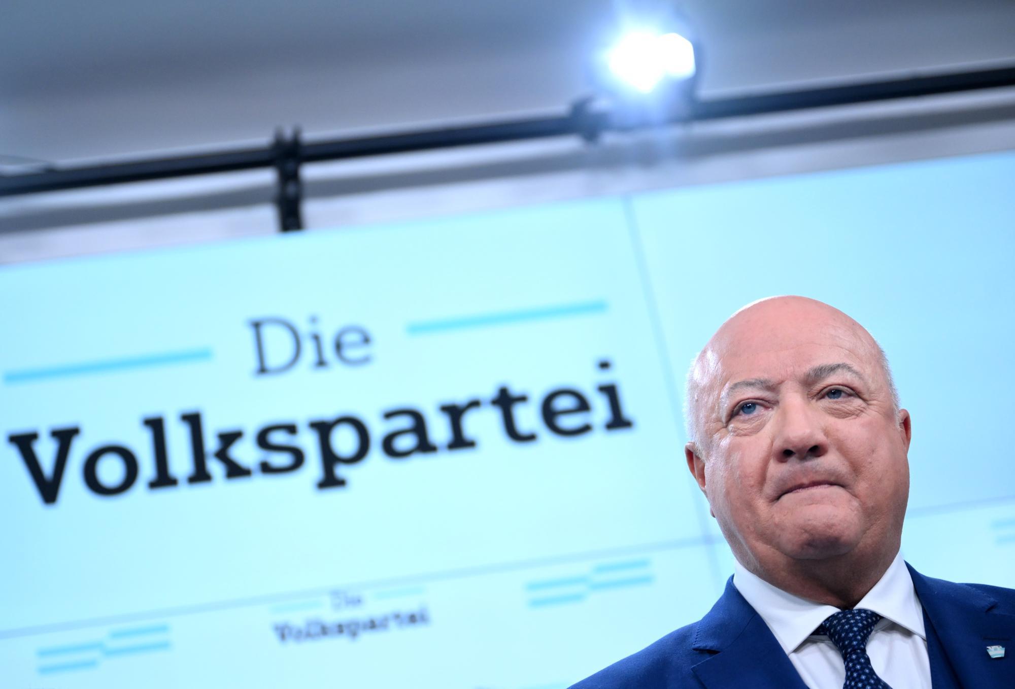 Neuer ÖVP-Chef Stocker will mit der FPÖ verhandeln