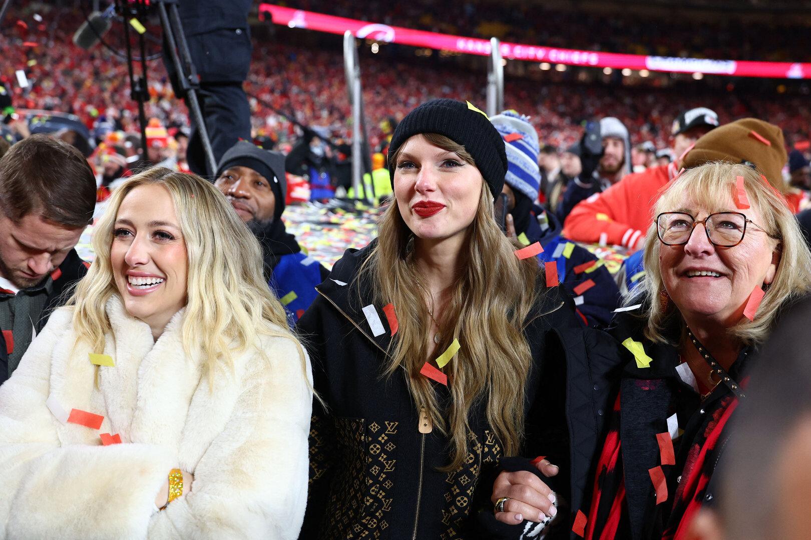 Brittany Mahomes, Taylor Swift und Donna Kelce