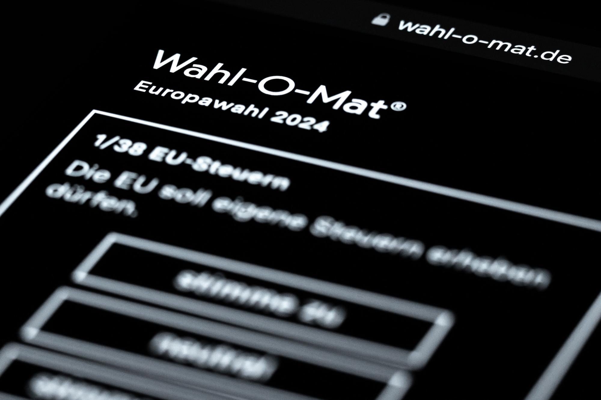 Die Funktion Wahl-O-Mat auf einem Handy.