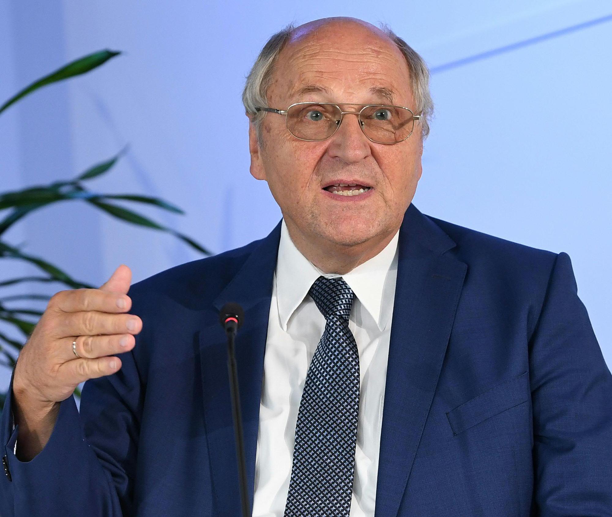 Badelts spricht bei der Vorstellung der WIFO-Studie zur Pflegevorsorge.