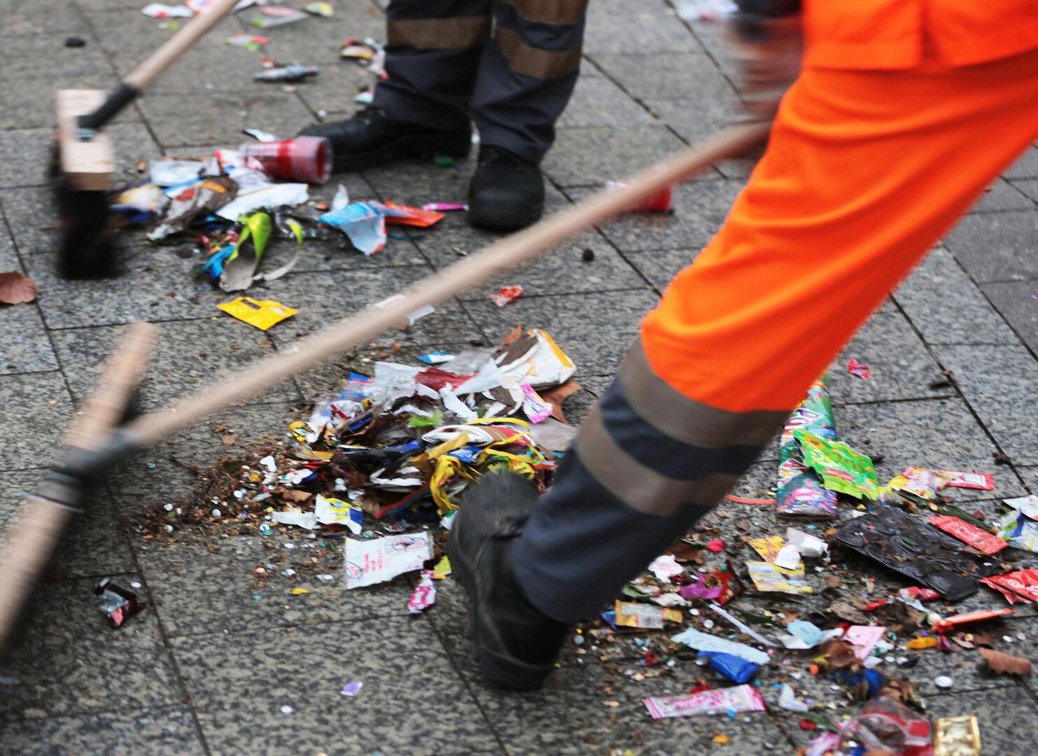 Berlin-Touristen sollen Müll einsammeln – und werden dafür belohnt
