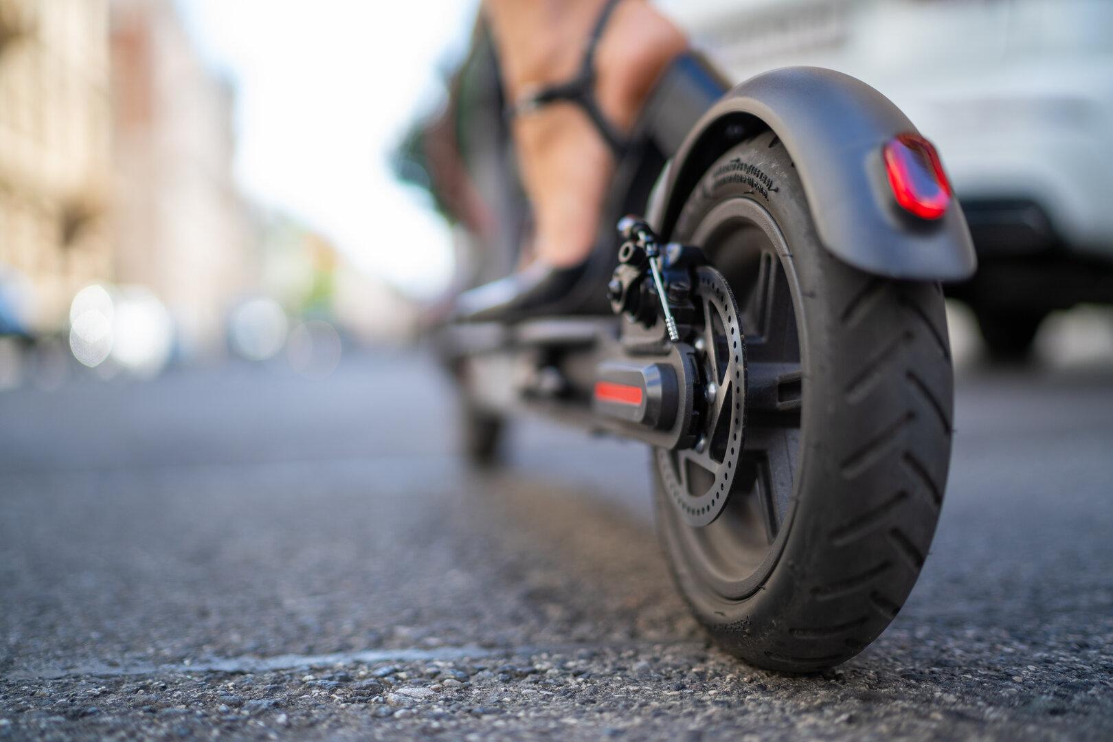 Burgenland: Betrunkener E-Scooter-Fahrer bei Sturz verletzt