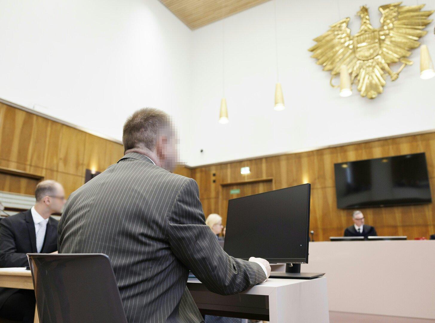 Steirski bombni napadalec na Jehovove priče ostaja v zaporu doživljenjsko