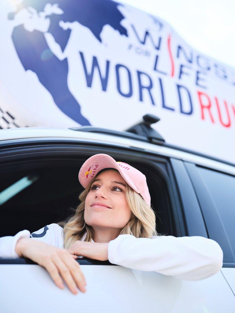 World Run: Olympiasiegerin Anna Gasser verfolgt 13.000 Teilnehmende