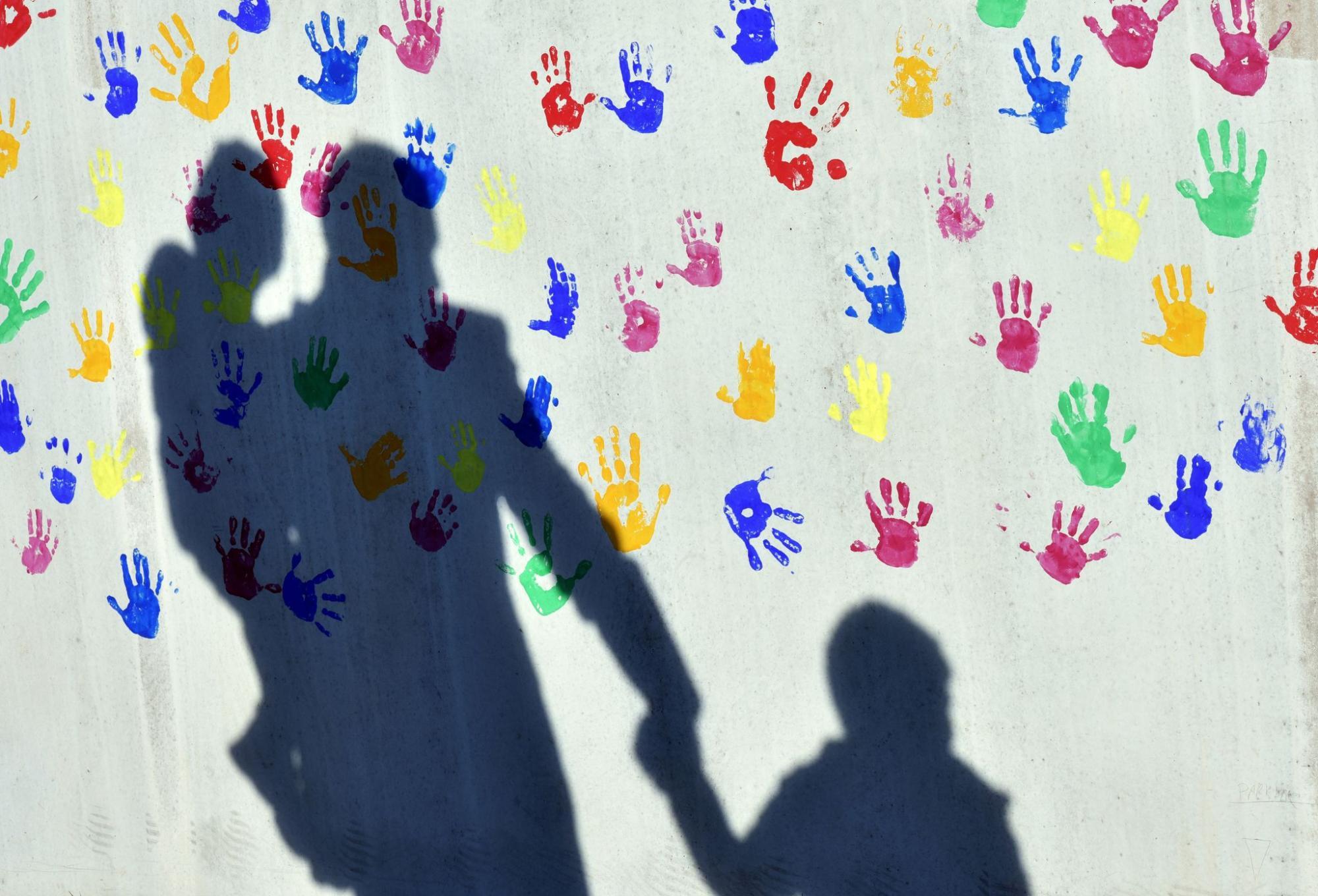 Türkis-rot-pinker Sparkus: Wie viel Geld Familien mit zwei Kindern verlieren könnten