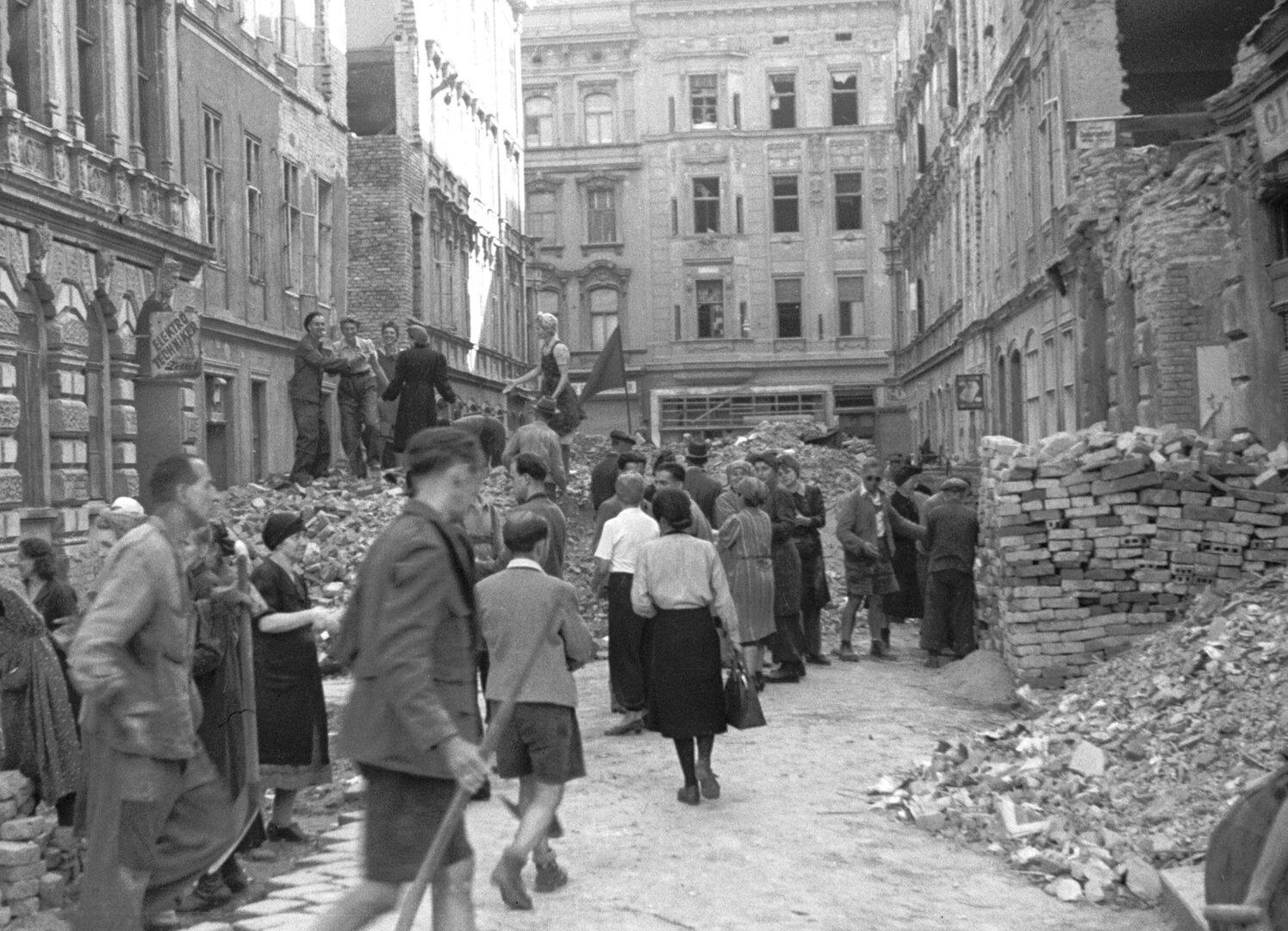Aufräumarbeiten in Wien.